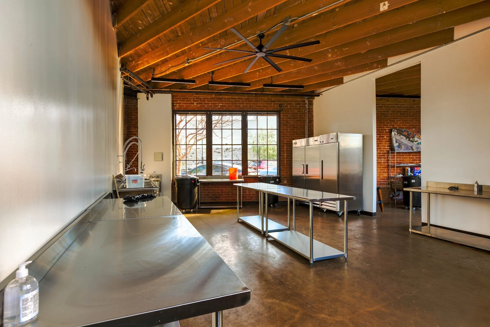 23-Filmland-HiveCampus-Warehouses-22.jpg