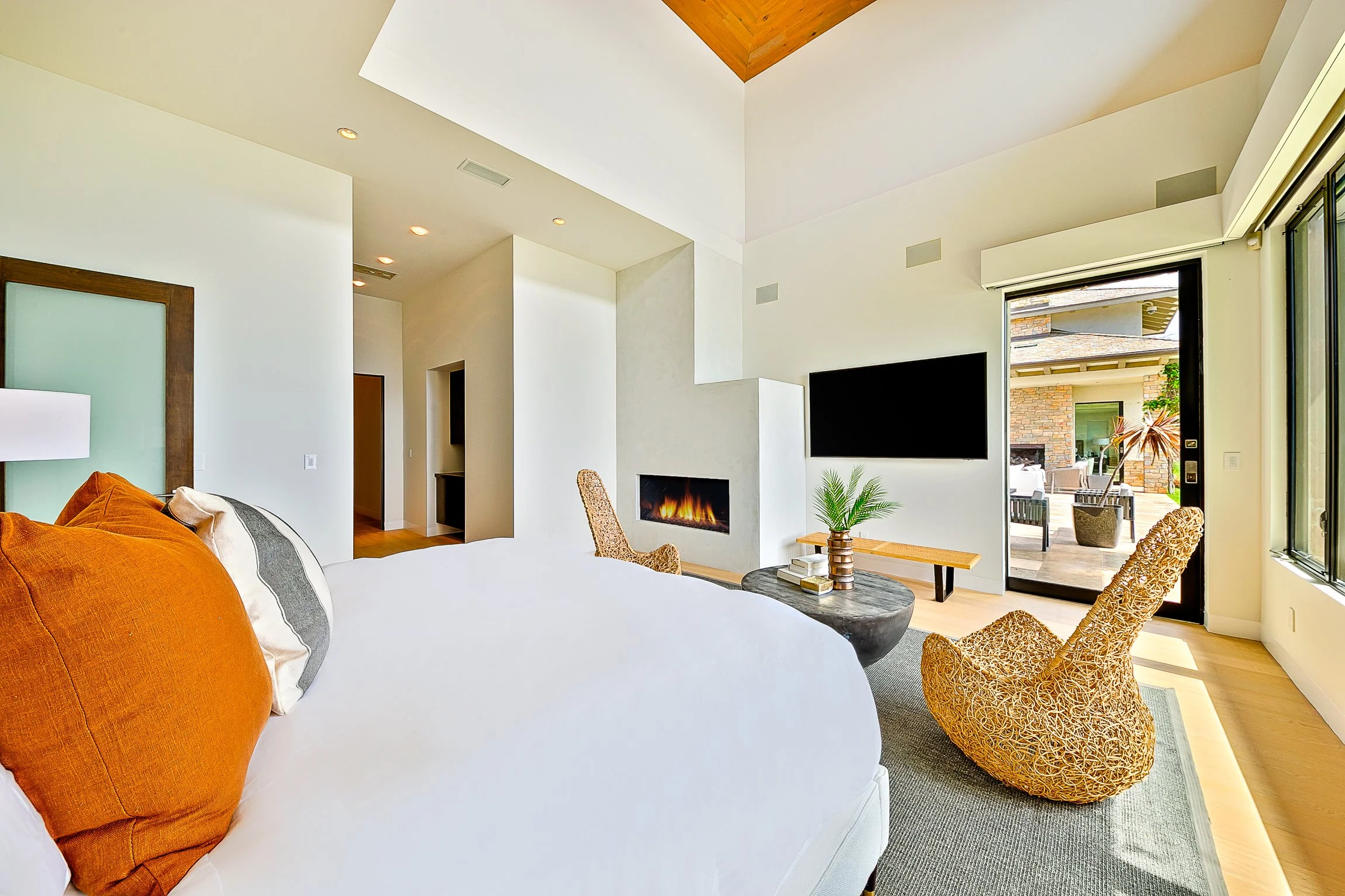 13-69 Guest Bedroom .jpeg