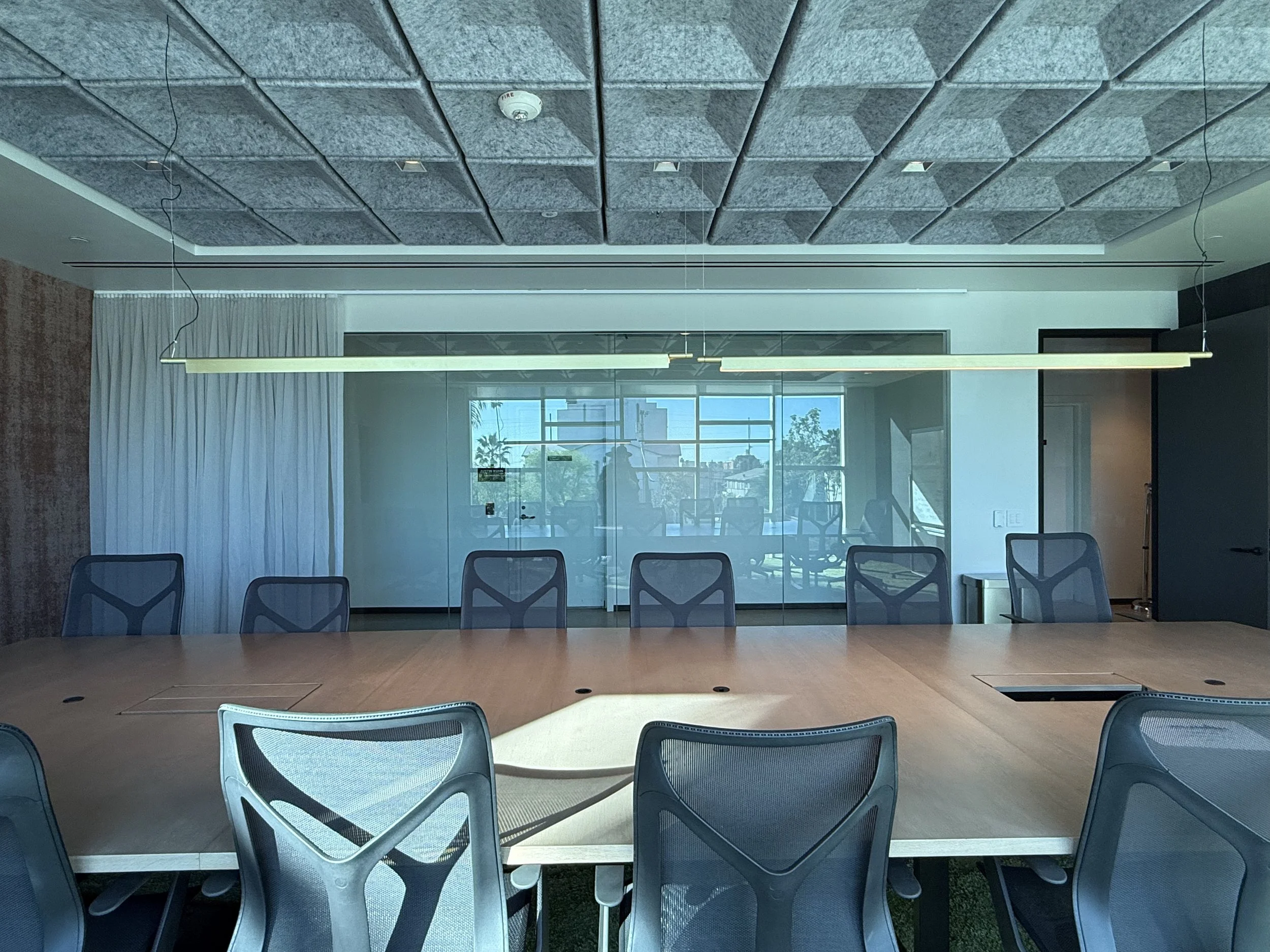 24-Filmland-Flow-Studio-Offices-D-conferenceroom-2.JPG