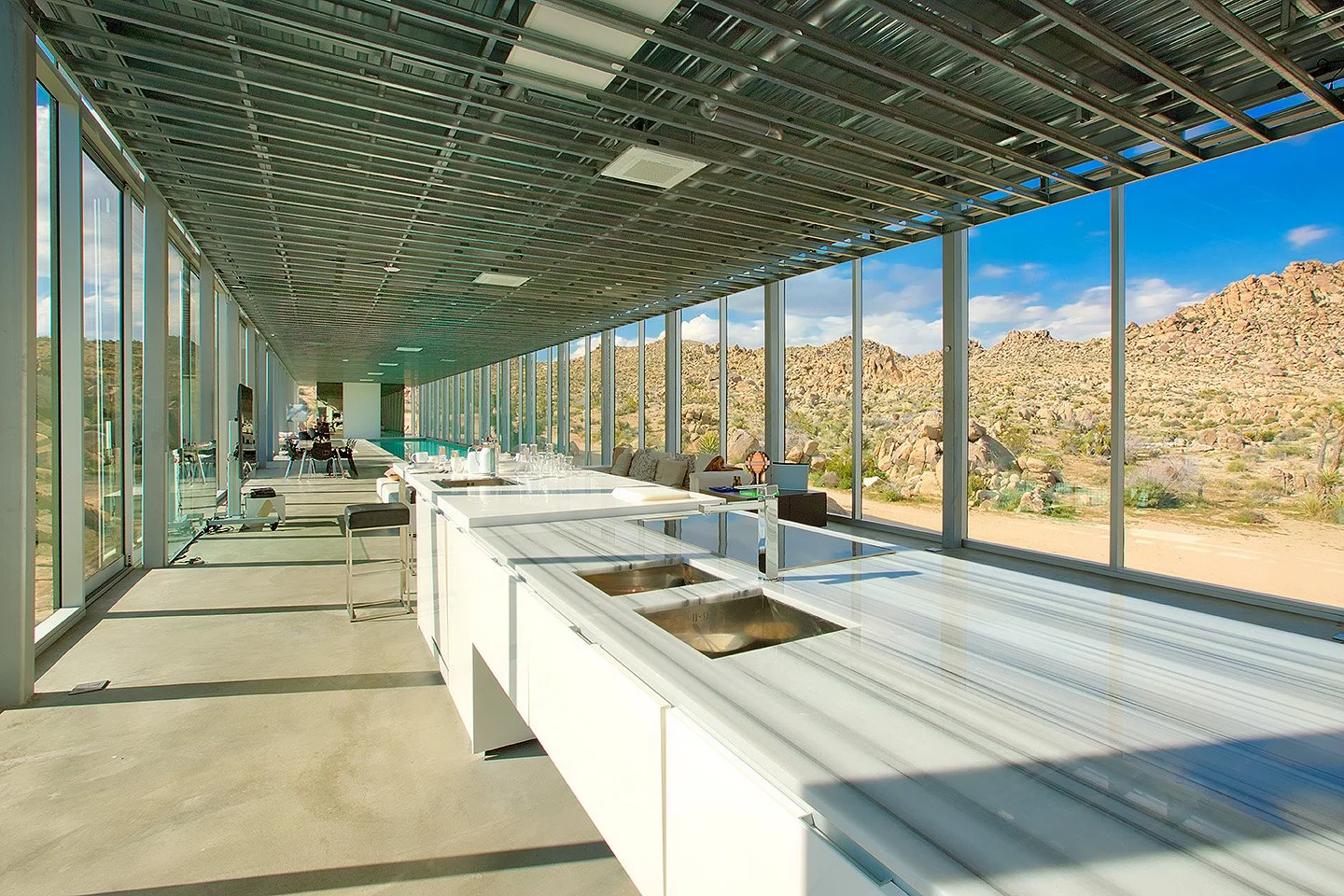 Filmland-Invisible-House-Joshua-Tree-51-kitchen-2.jpeg