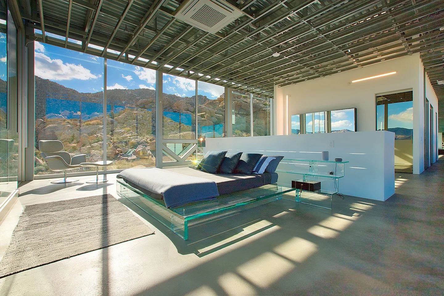 Filmland-Invisible-House-Joshua-Tree-63-bedroom-10.jpeg