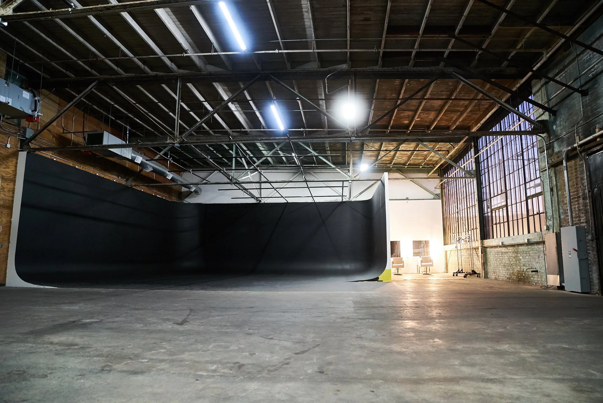 06-6-Filmland-Raw Studios- Cyc.jpg