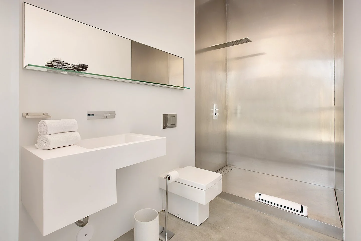 Filmland-Invisible-House-Joshua-Tree-66-bathroom-1.jpeg