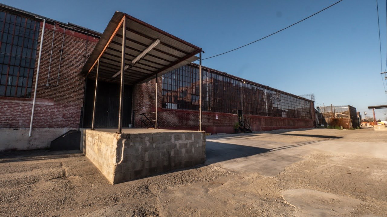 05-4-Filmland-Raw Studios-Industrial-Exterior.jpg