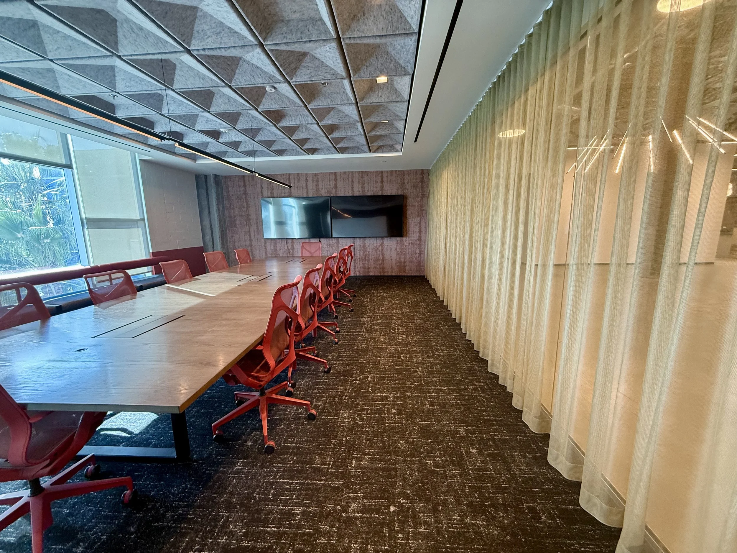 31-Filmland-Flow-Studio-Offices-E-conferenceroom-3.JPG