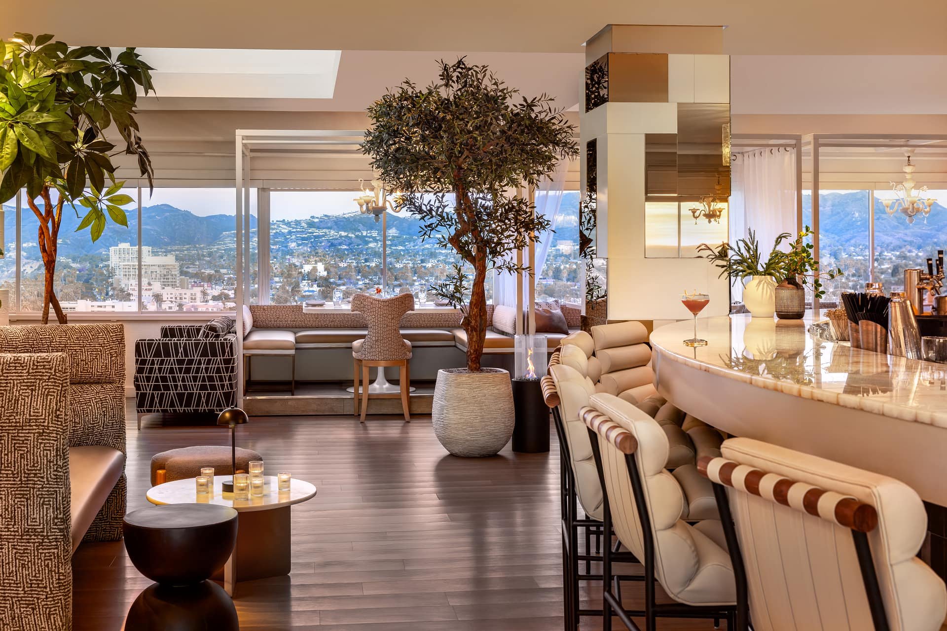 Filmland-H-Hotel-bar.jpg
