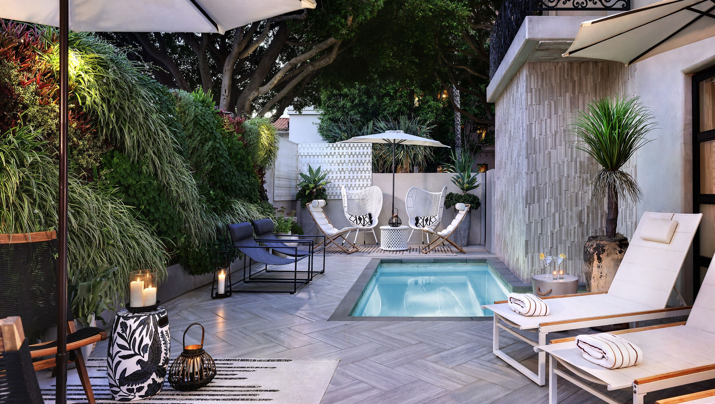 Filmland-H-Hotel-Pool1.webp
