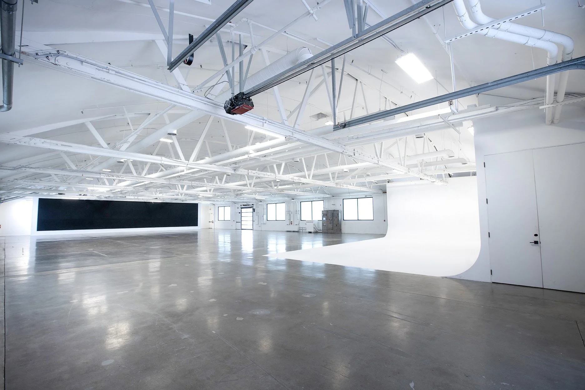 warehouse studio rental near LAX Los Angeles, modern warehouse studio Los Angeles, industrial studio rental Los Angeles, large warehouse studio near LAX, open floor plate studio Los Angeles, warehouse with cyc Los Angeles, commercial warehouse studio