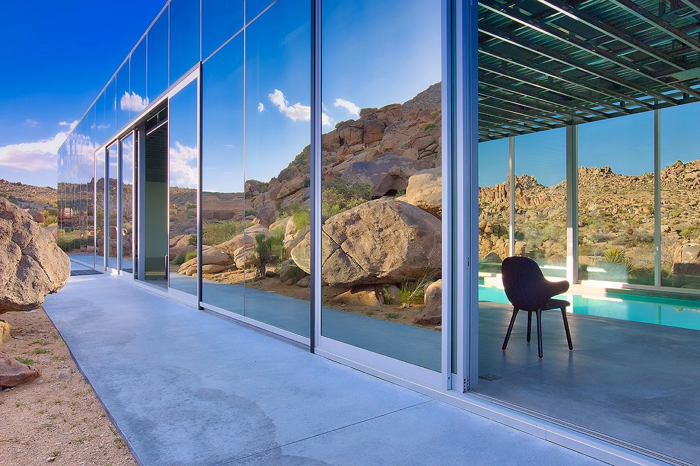 Filmland-Invisible-House-Joshua-Tree-37-pool-2.jpeg
