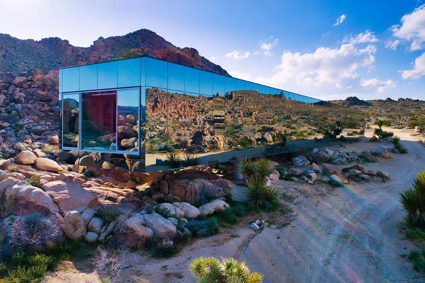 Filmland-Invisible-House-Joshua-Tree-35-exterior-35.jpeg
