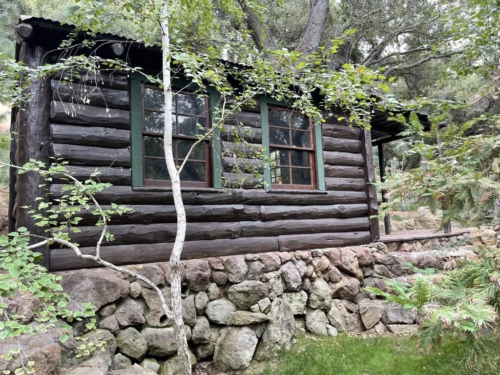 Filmland-Golden Summit-Cabin-11.jpeg