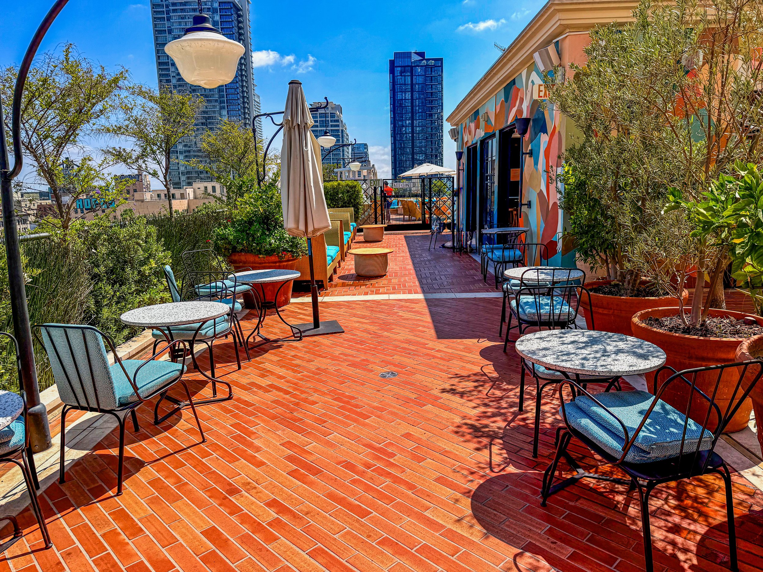 Filmland-Bella-Hotel-DTLA-Patio.jpg