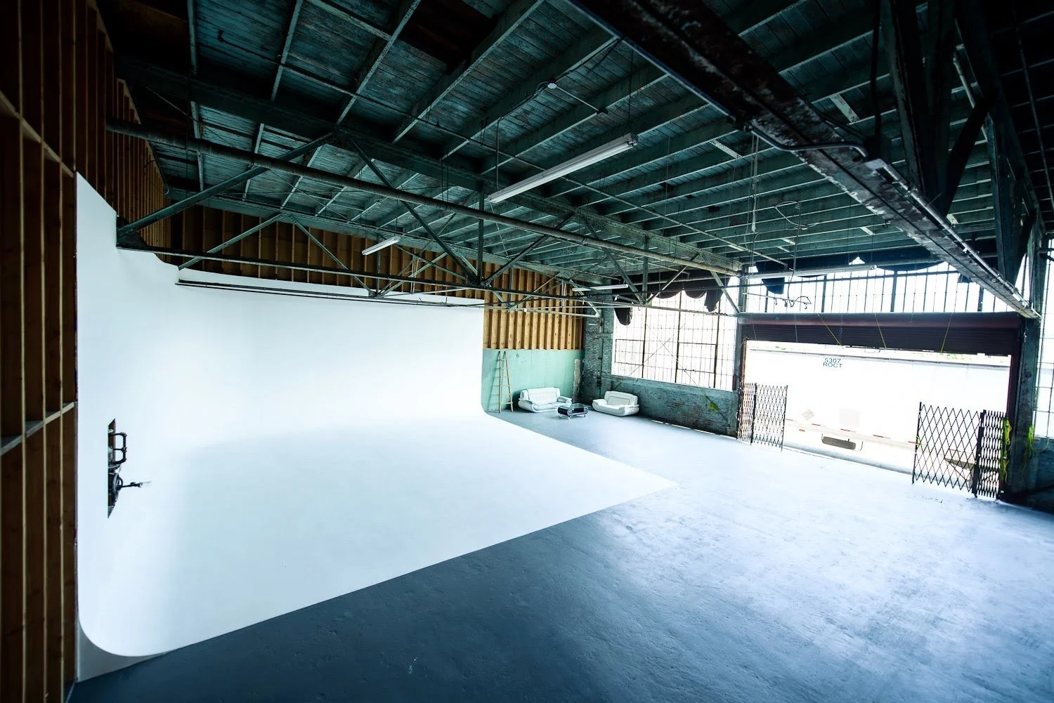 15-6a-Filmland-Raw Studios-cyc.jpg