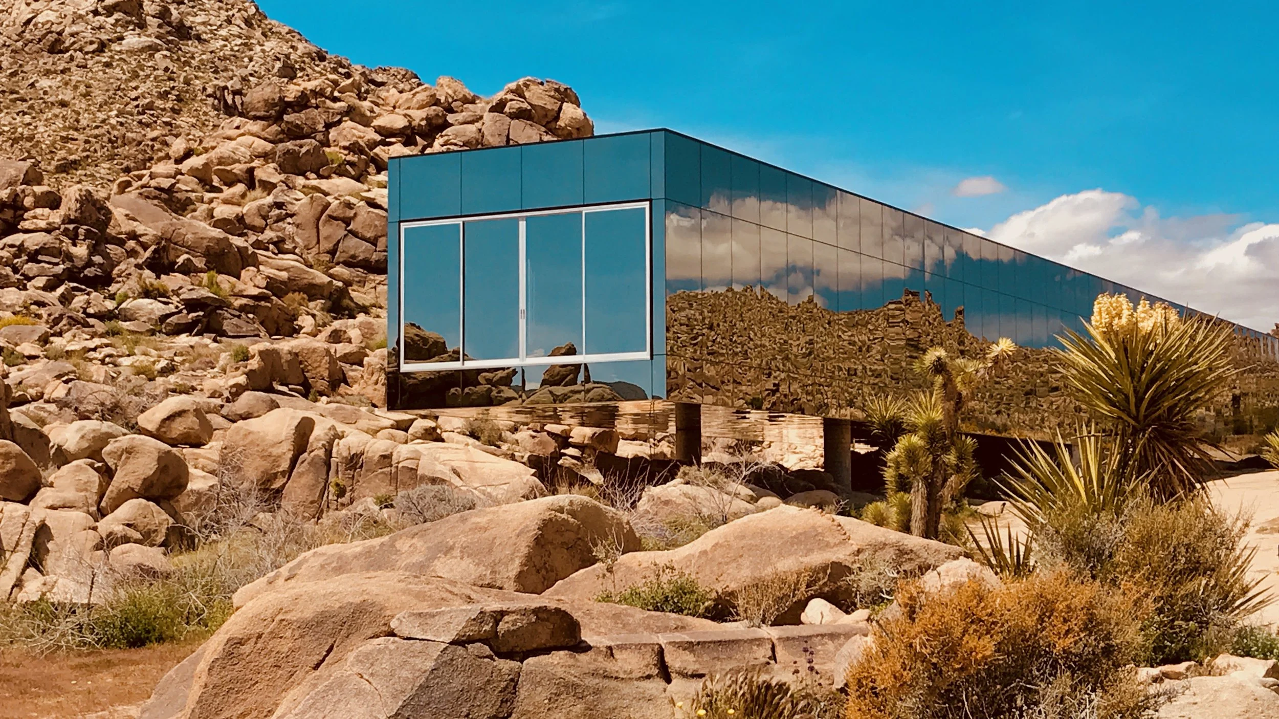Filmland-Invisible-House-Joshua-Tree-24-exterior-24.jpeg