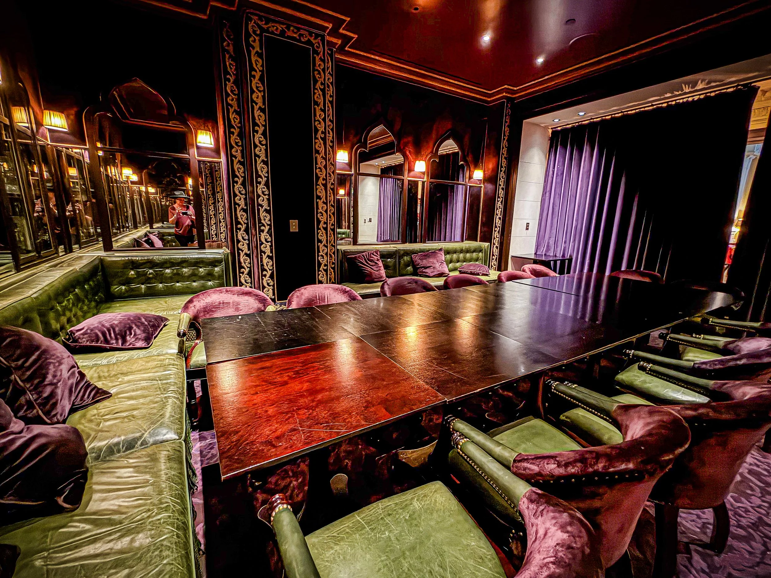 Filmland-Bella-Hotel-DTLA-private-velvet-room.jpg