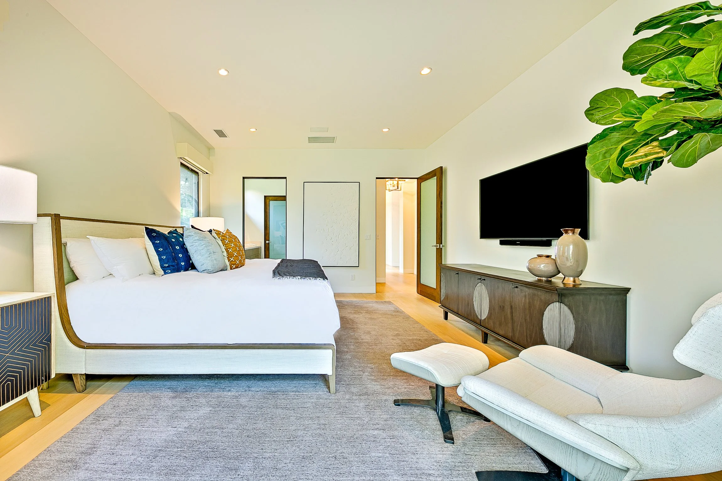 12-65 Guest Bedroom 3.jpeg