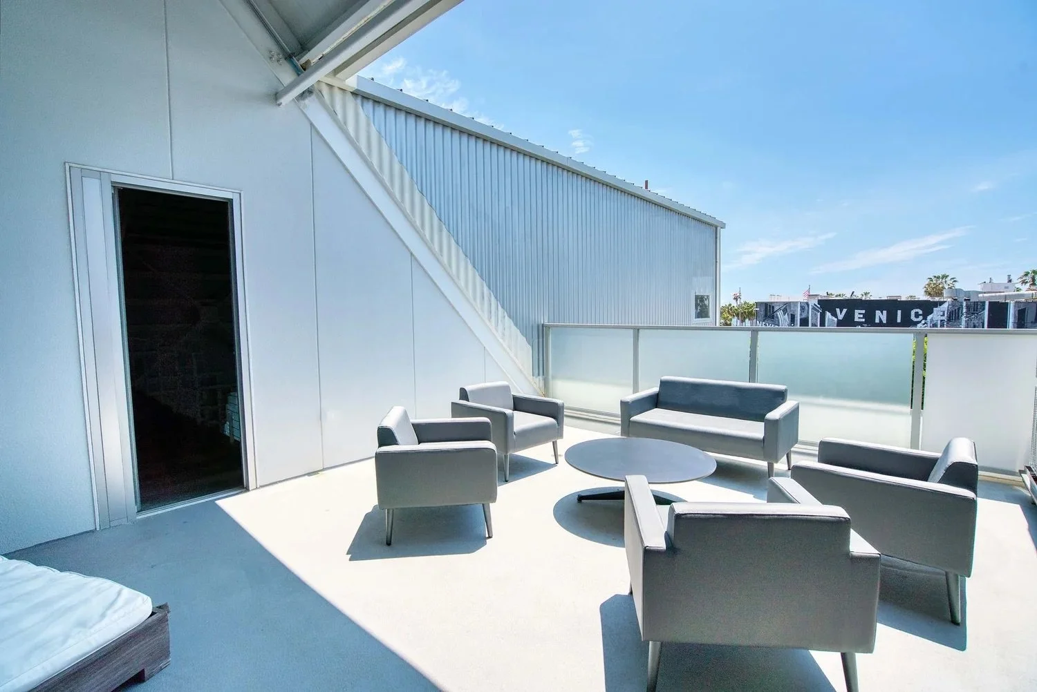 27-14-Filmland-57 Venice.jpg