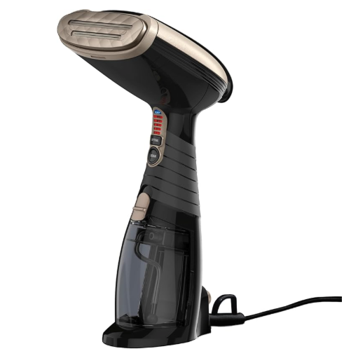 Vaporizador de ropa de mano Conair para planchar a vapor un vestido de quinceañera en casa
