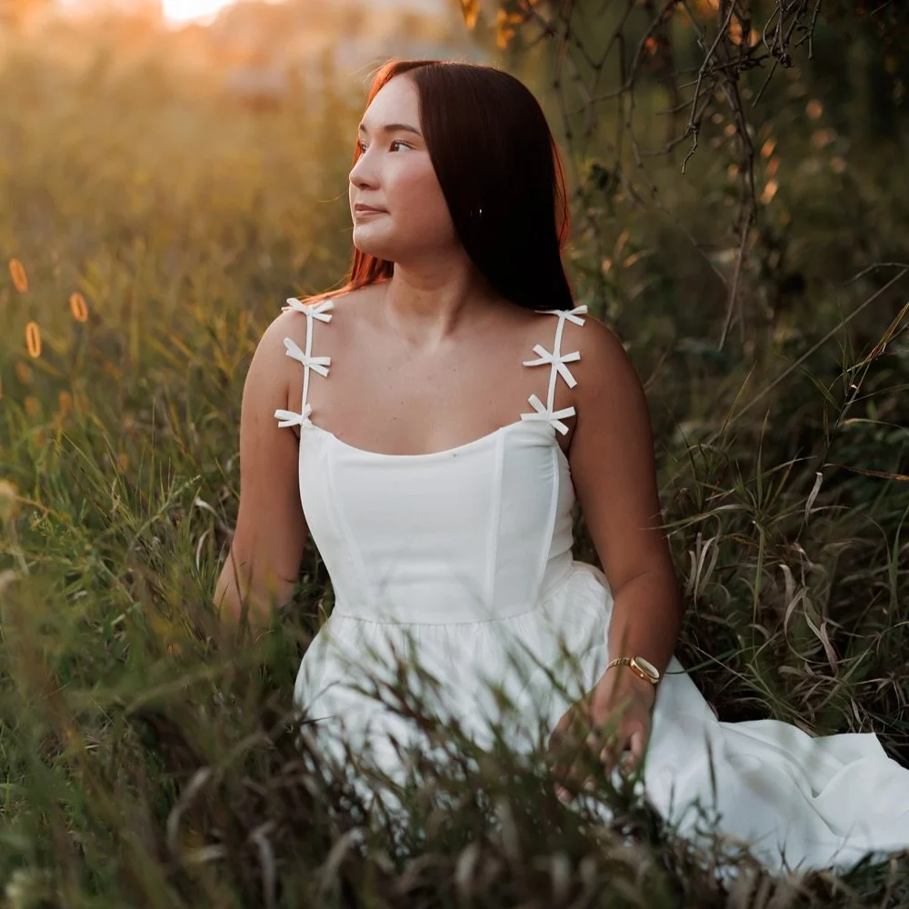 senior photos with @malisagray_ + best supporting actress, the sun ✨