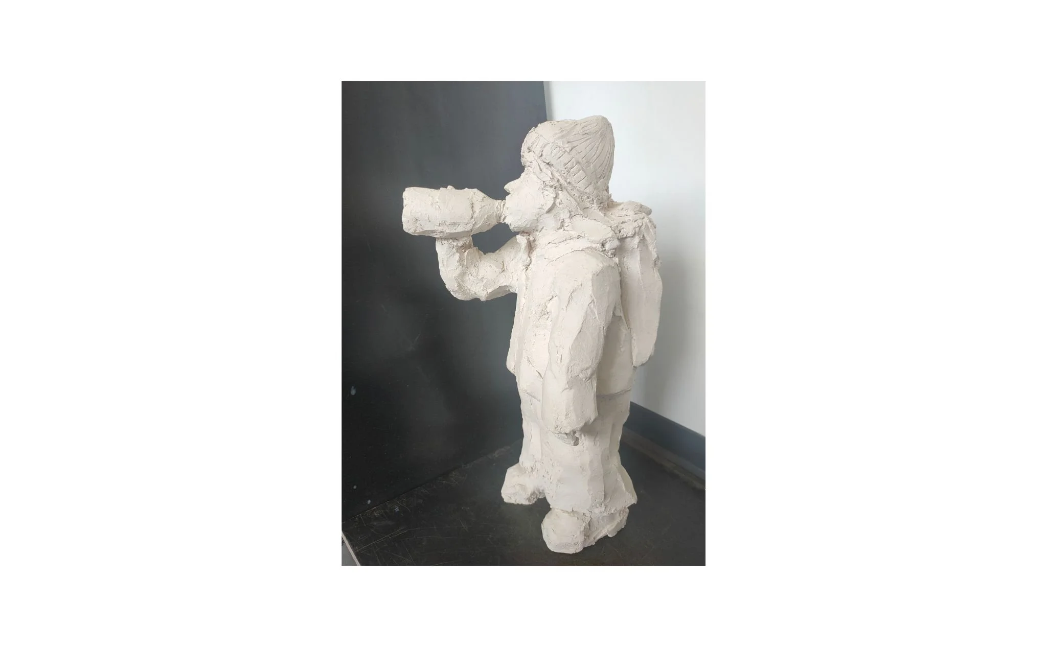 Elle s'hydrate (sculpture)