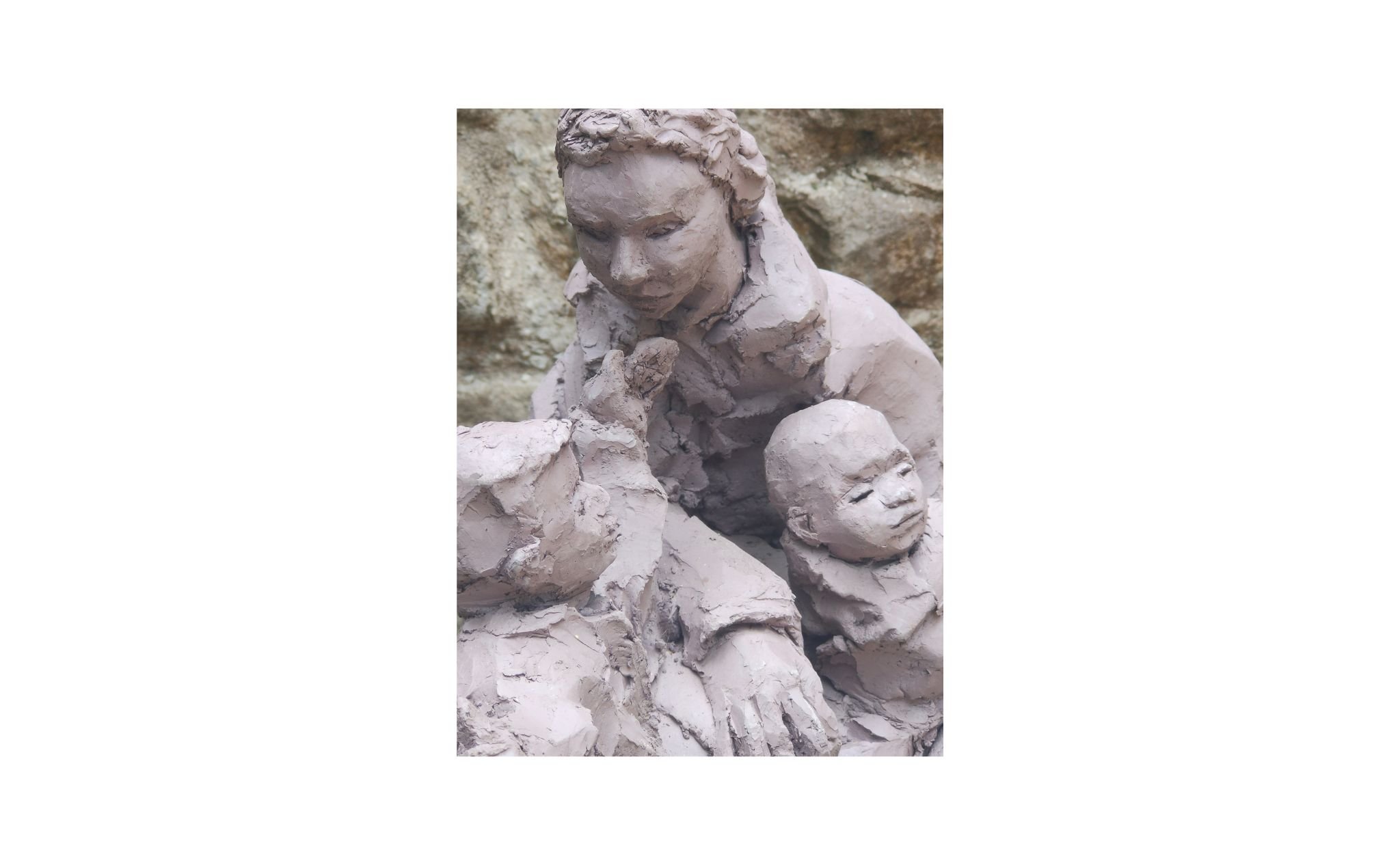 Statue en Terre Cuite Chamottée - Mère et Enfants