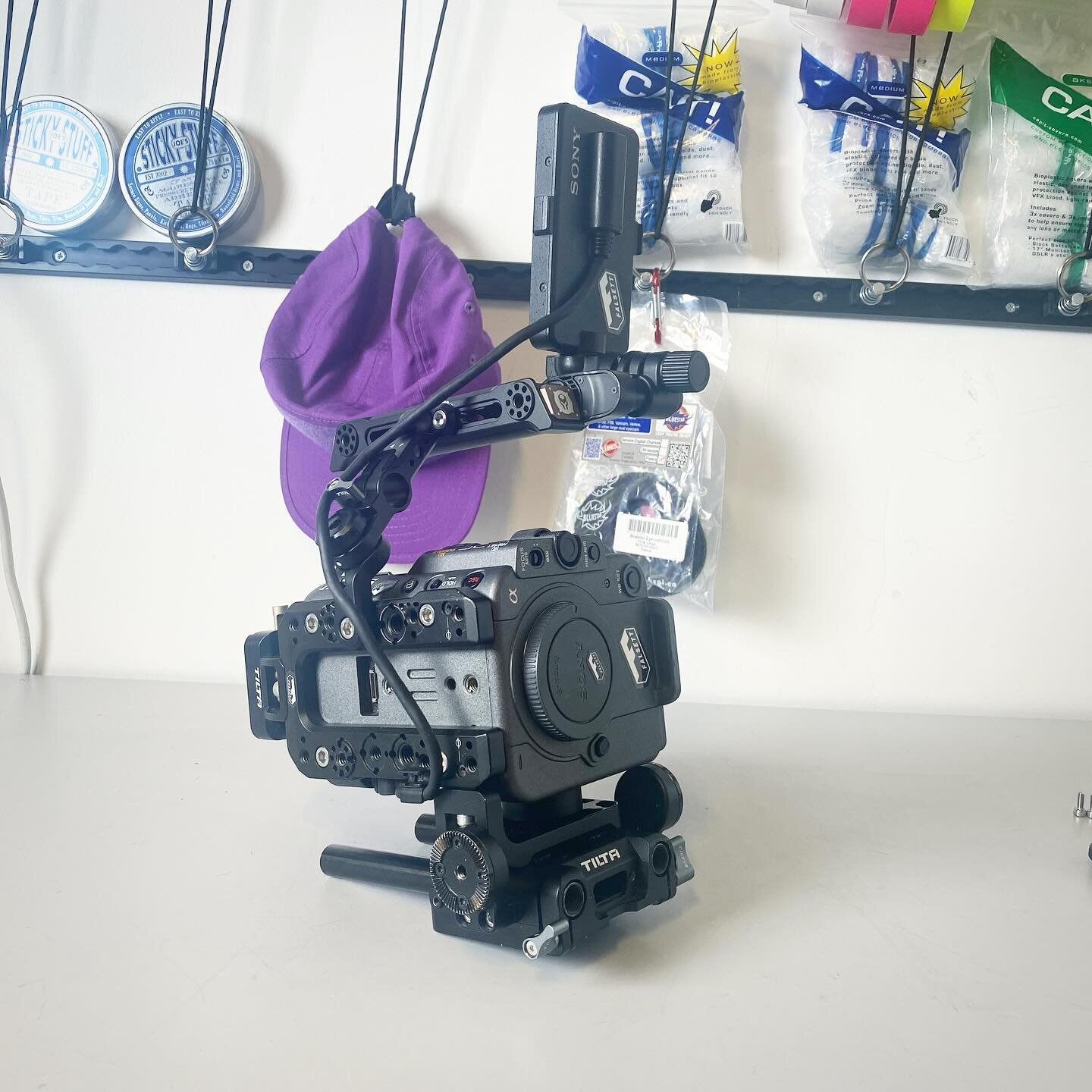 We have a new vertical mount kit for our FX6. The new setup allows you to use the standard baseplate so you can still use the included dovetail and sets the lens at the correct height for accessories. Also included in the kit is an adjustable top han