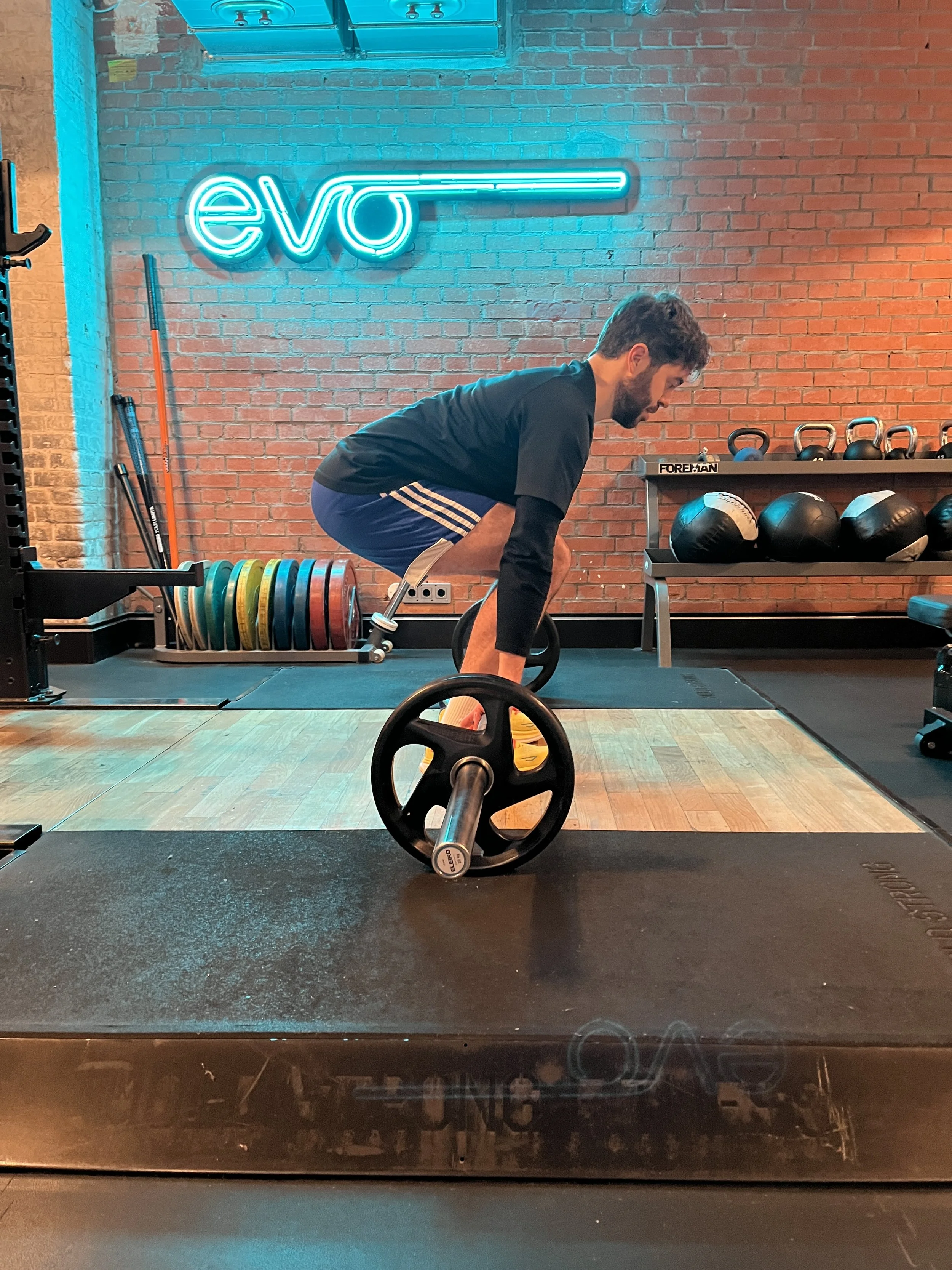 Ferdi Nees beim Krafttraining – Teil des strukturierten Trainingsaufbaus nach Verletzung