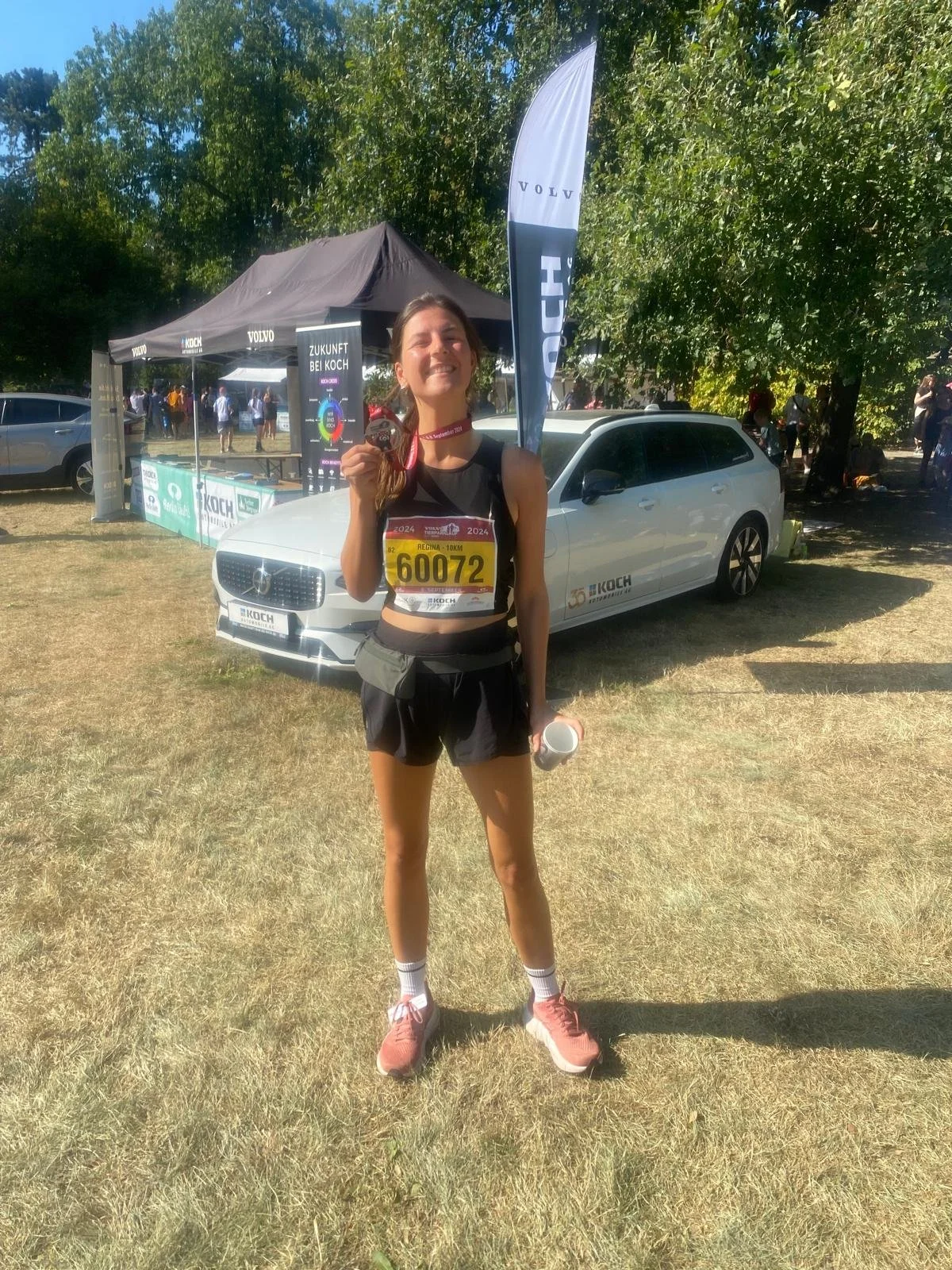 Laufkurs Teilnehmerin nach erfolgreichem Wettkampf