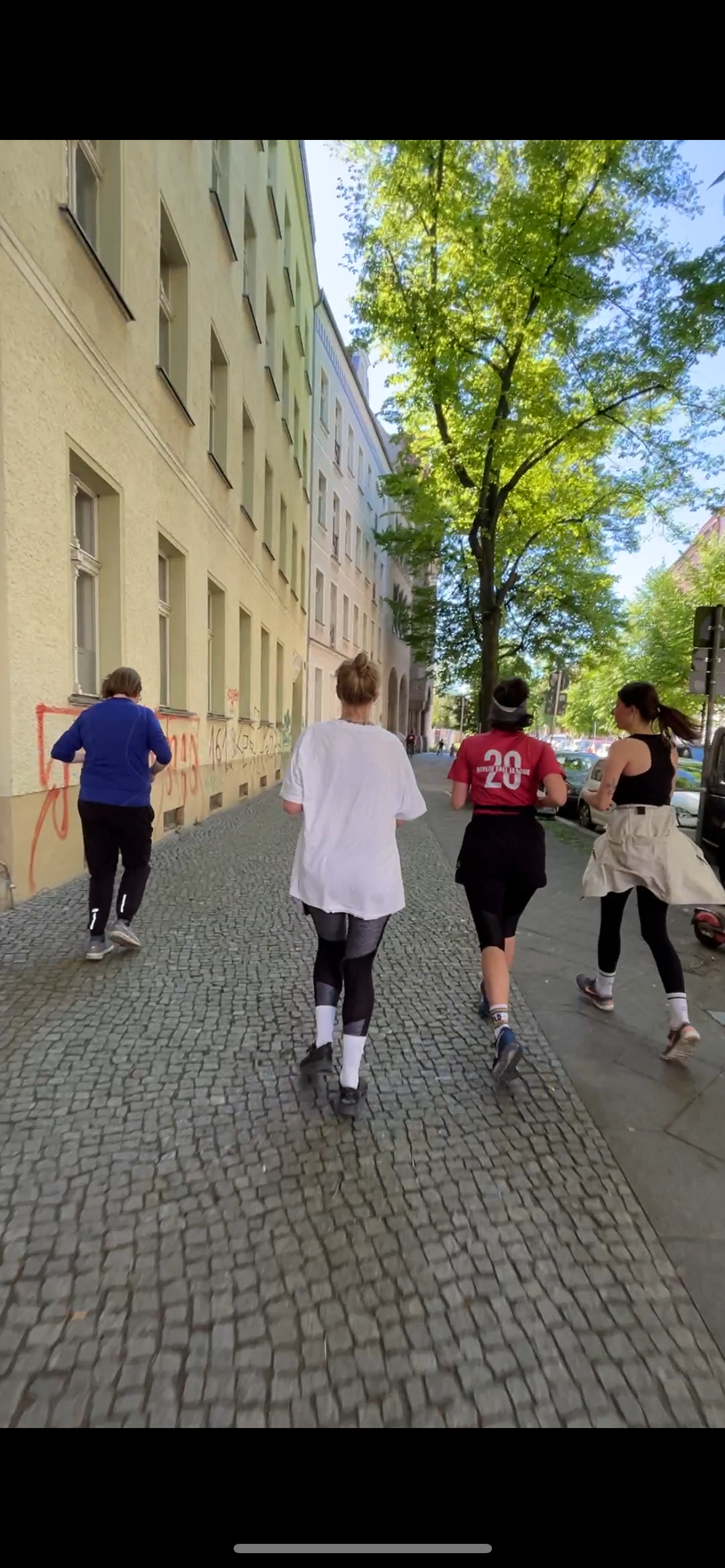 Läuferinnen beim Training in Berlin-Pankow
