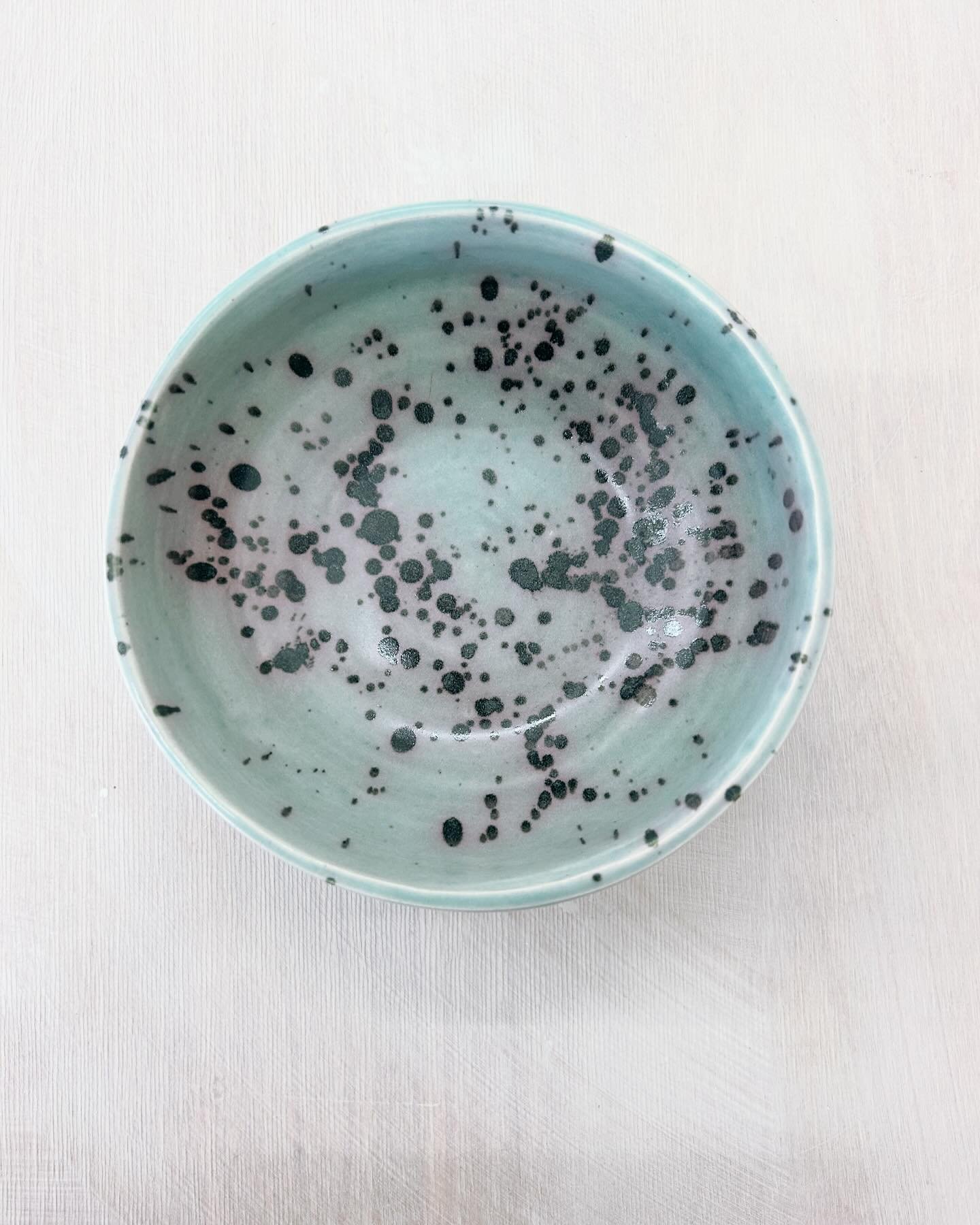 Totally obsessed with this cosmic bowl 🪐

The Glazing reminds me of fantasy constellations 😁. 

just need to upload this to my website and call-in it&rsquo;s new home ☺️

You can check out what&rsquo;s available right now at:

Joannaingramceramics.
