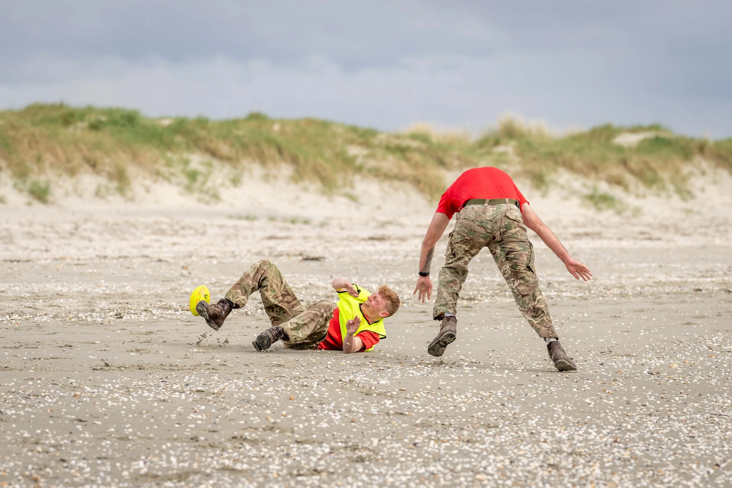 petebirdphotography.com military photography army sports on beach army team work british army sports reme sports on thorney island emsworth_-40.jpg