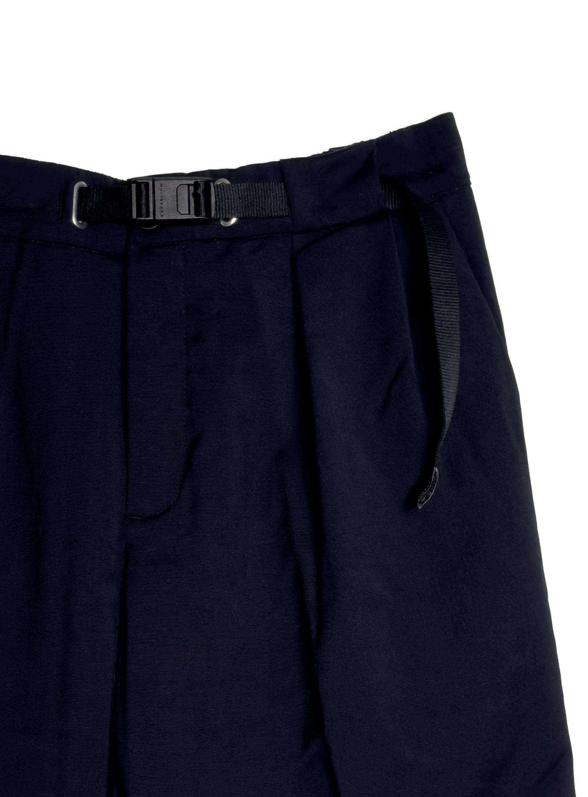 Bermuda White Sand vestibilità comoda, tinta unita. Tessuto in fresco lana leggerissimo.