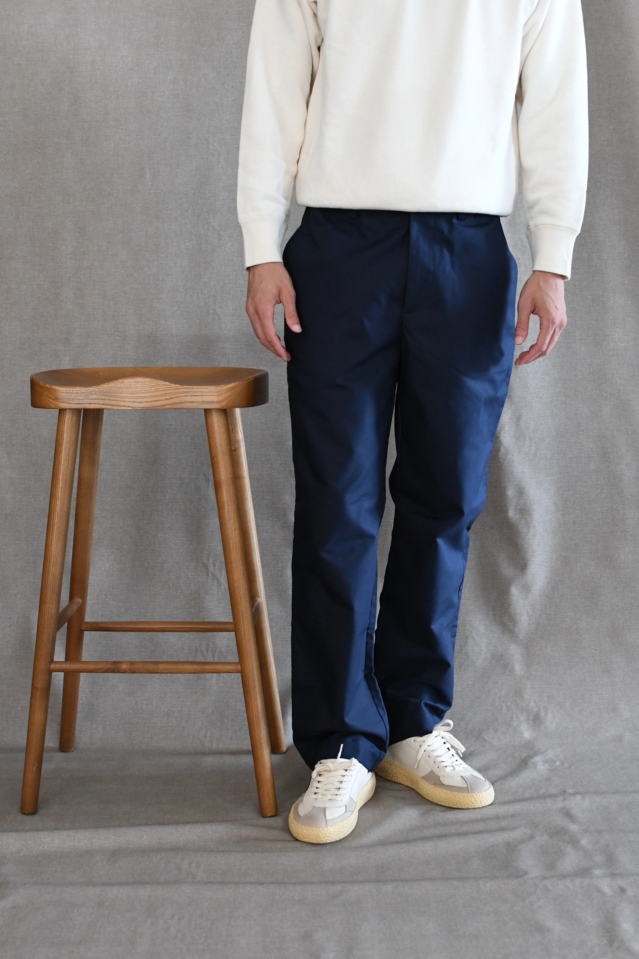 Pantalone Woc in cotone tinta unita.
