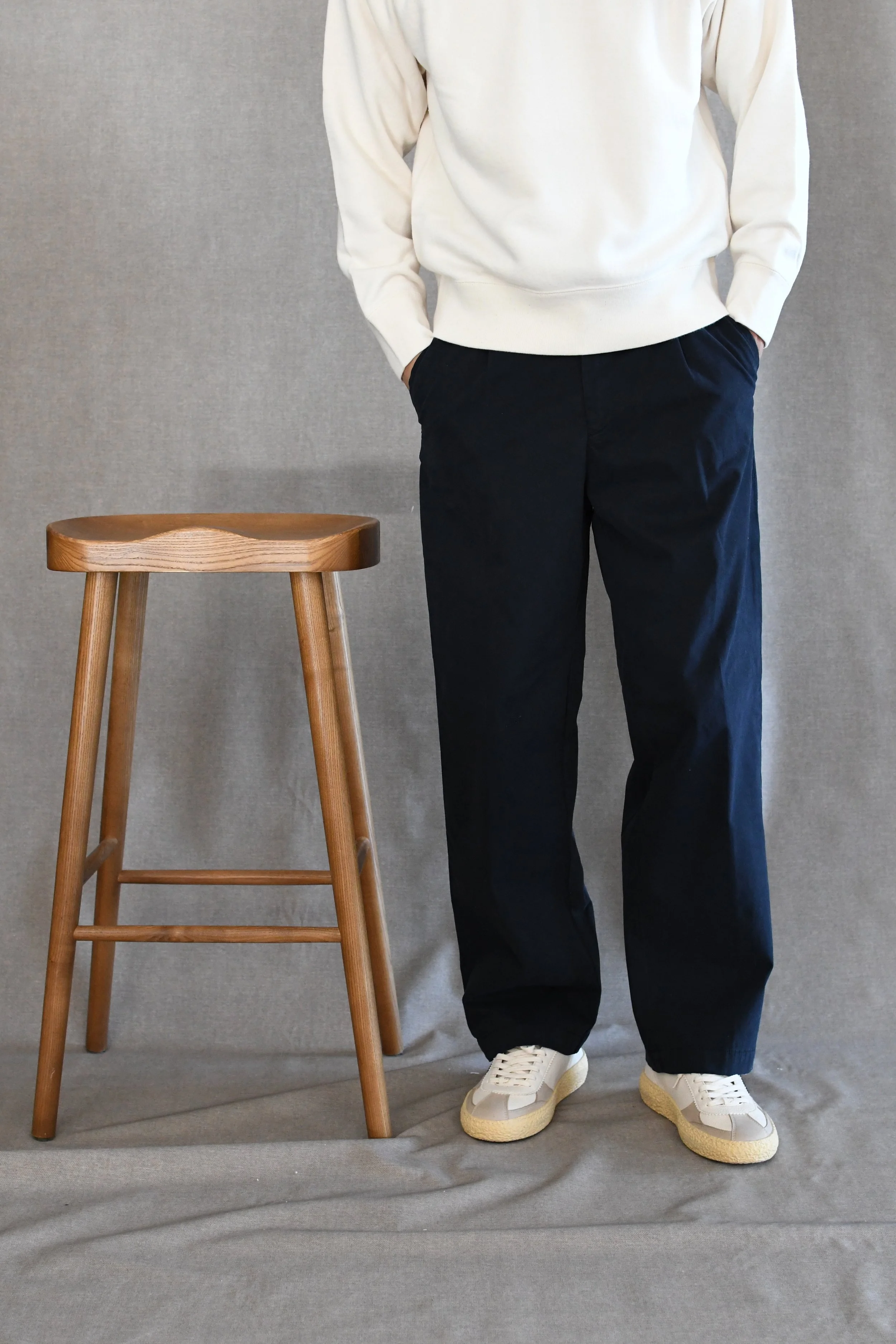 Pantalone Clark in cotone gabardina tinta unita vestibilità heritage.