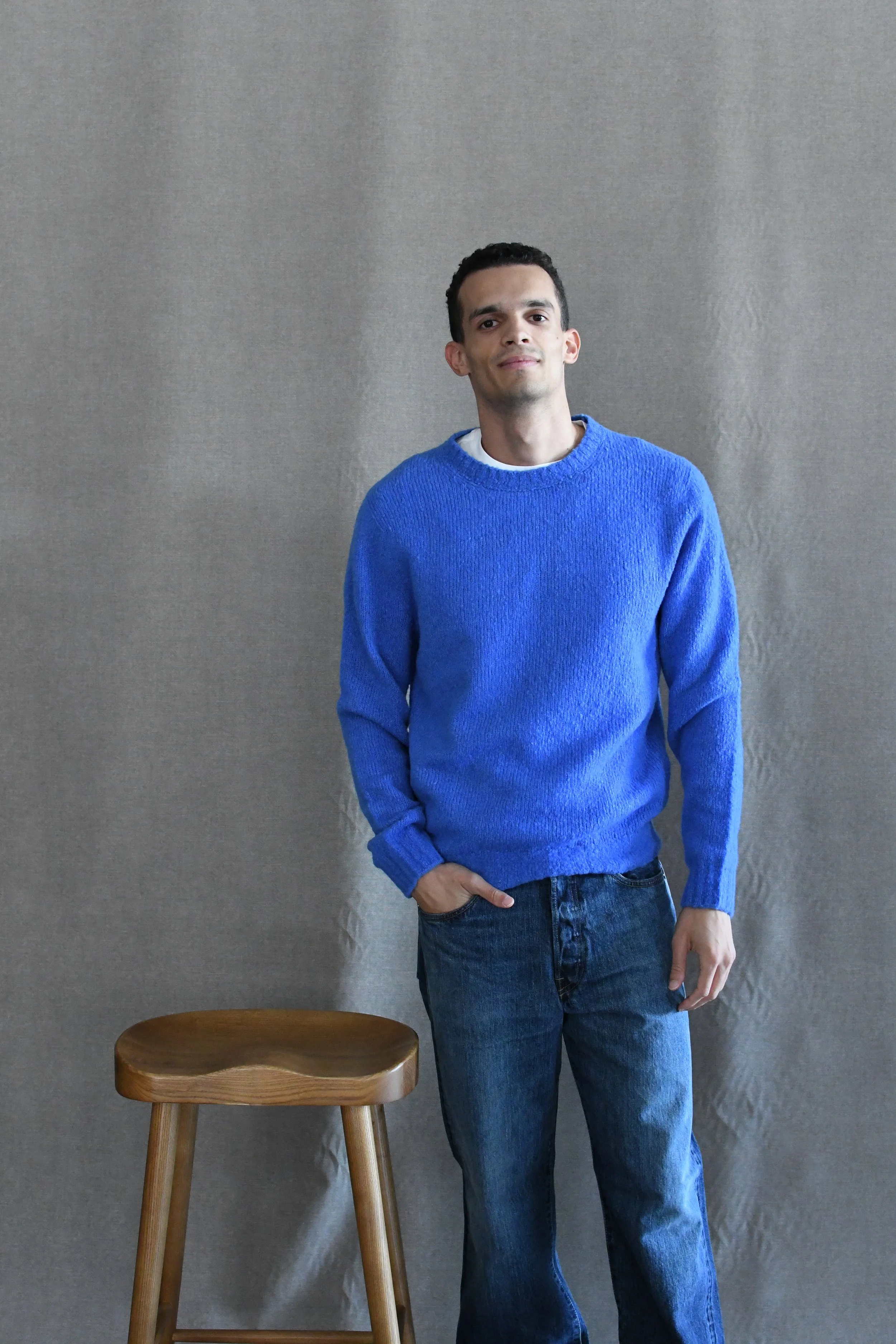Maglia Scaglione classica girocollo tinta unita in lana e cashmere senza cuciture.