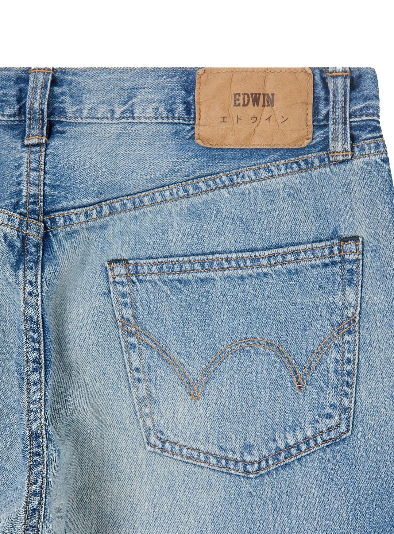 Jeans Edwin tinta unita lavato. Massima espressione dell’artigianalità e la competenza giapponese nel denim.