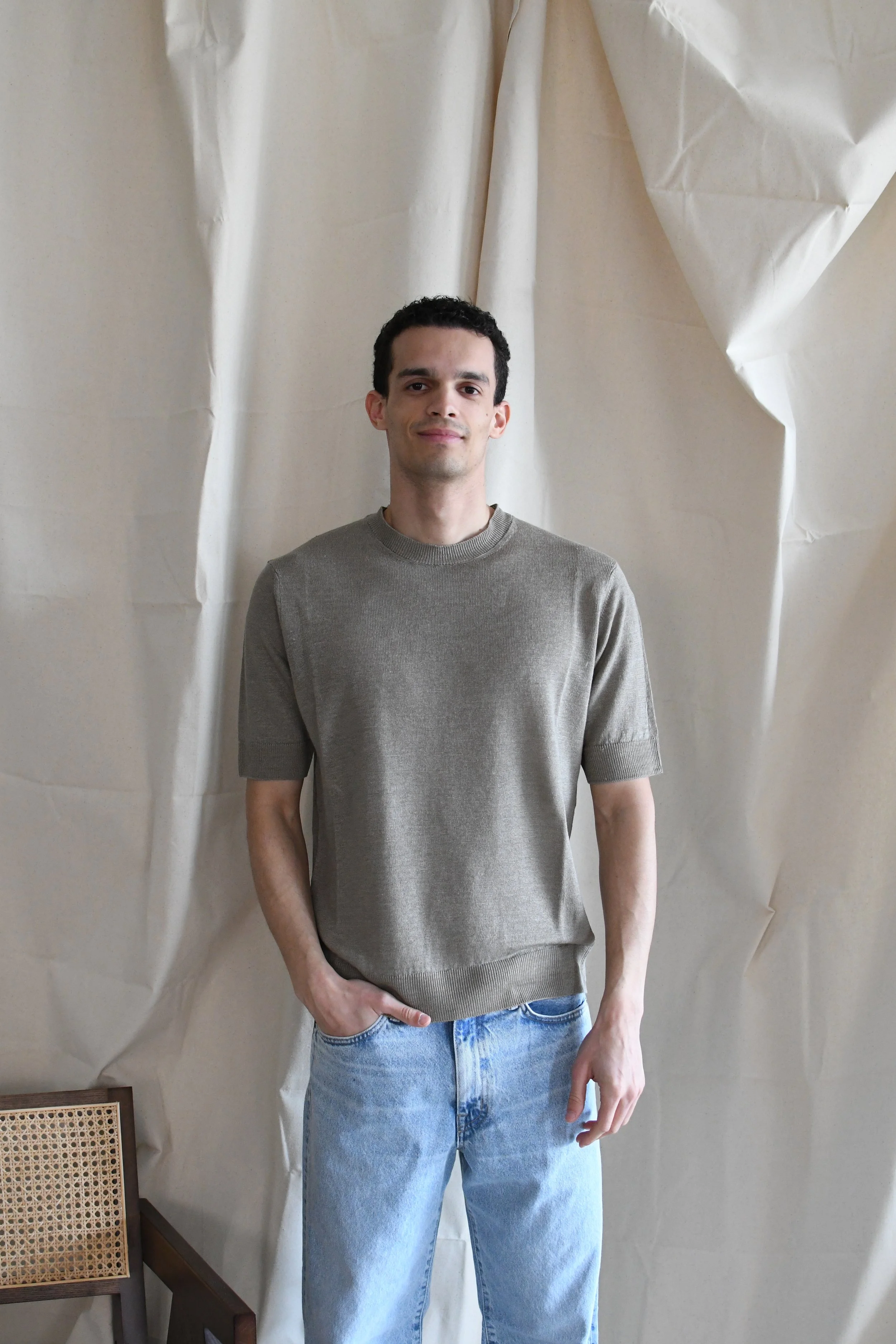 Maglia t-shirt Masq girocollo tinta unita manica corta in lino.