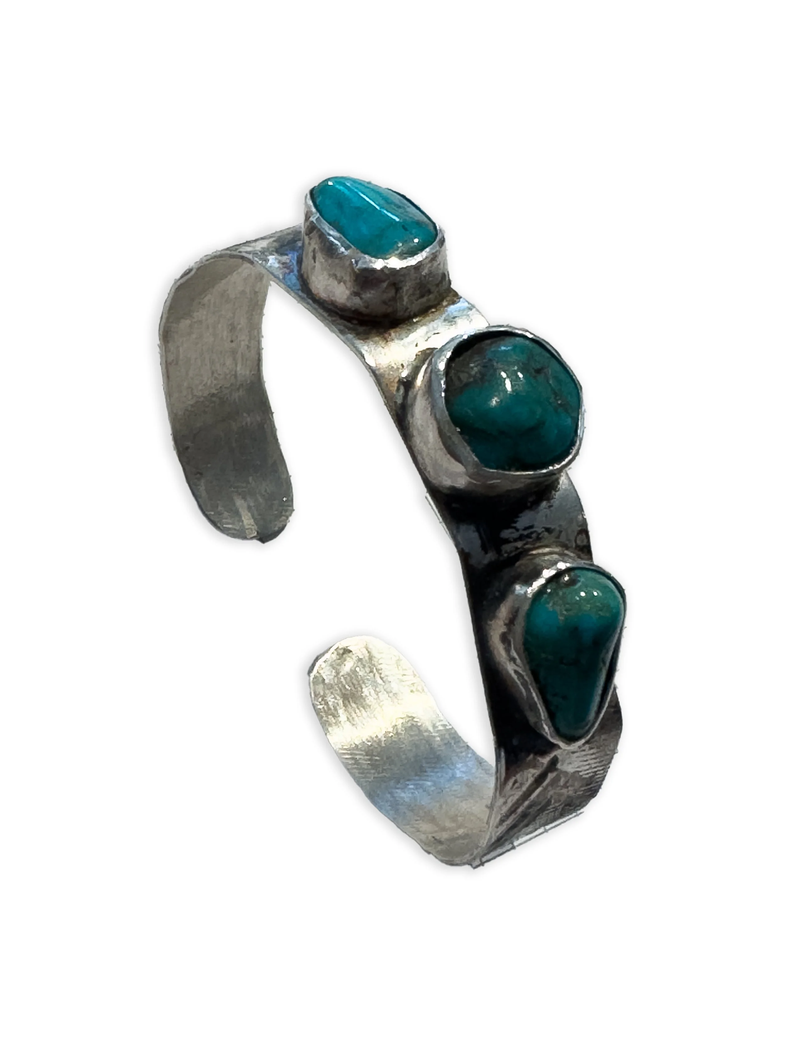 Bracciale in argento 925 con pietra turchese originale dei nativi americani. Lavorato e invecchiato a mano.