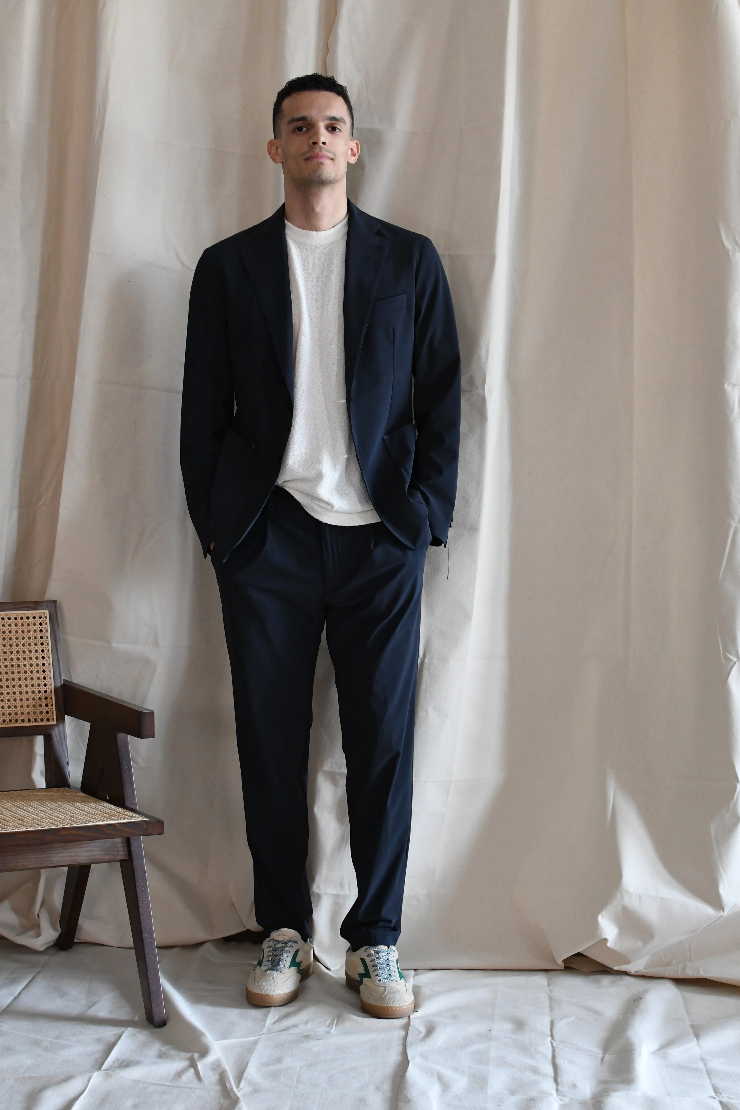 Pantalone Manuel Ritz in tessuto tecnico leggerissimo e perfetta per l’estate.