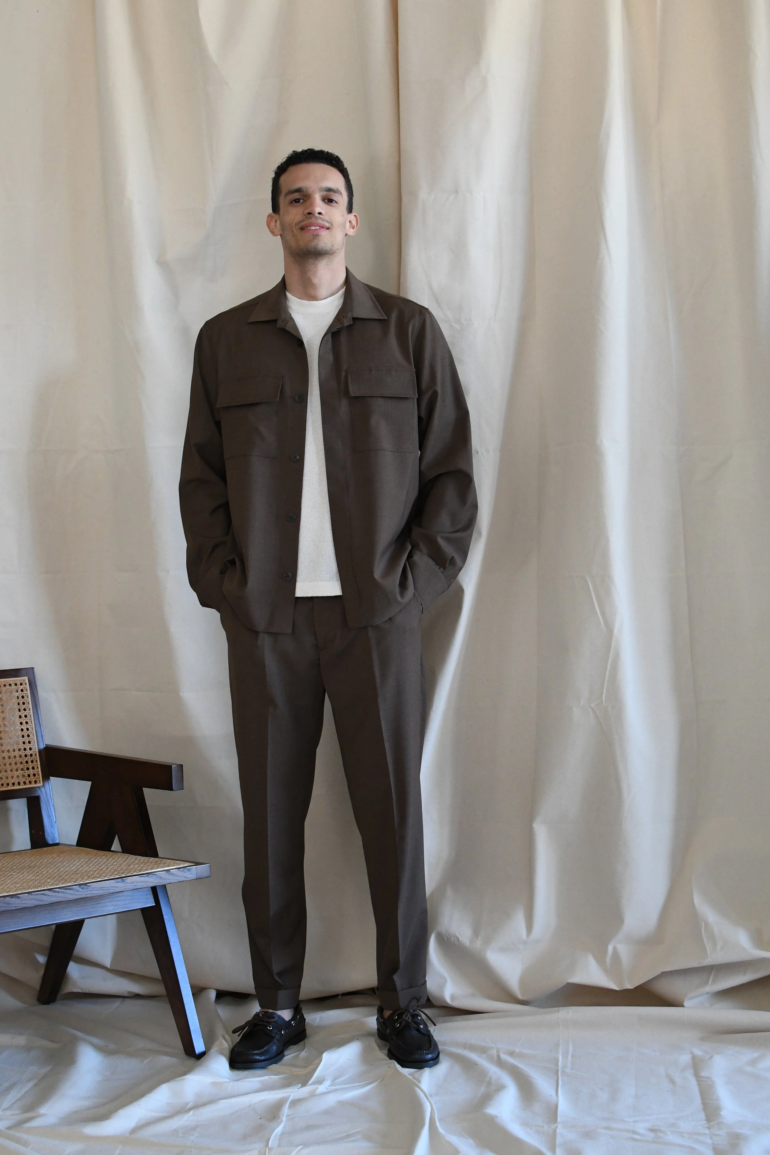 Overshirt Devorè in fresco lana tinta unita.