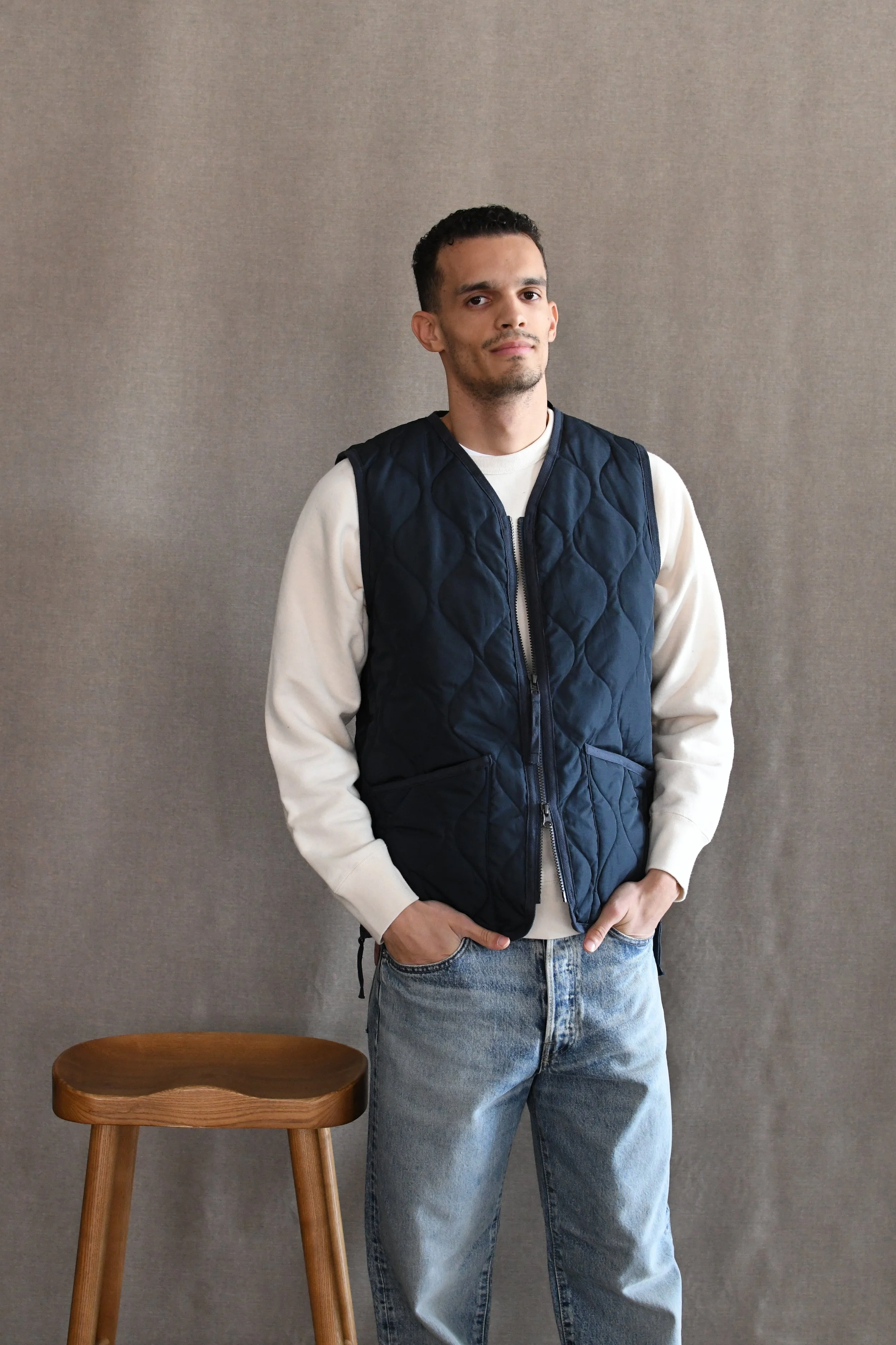 Gilet Taion smanicato tinta unita in vera piuma d'oca d'anatra bianca 800FLP.