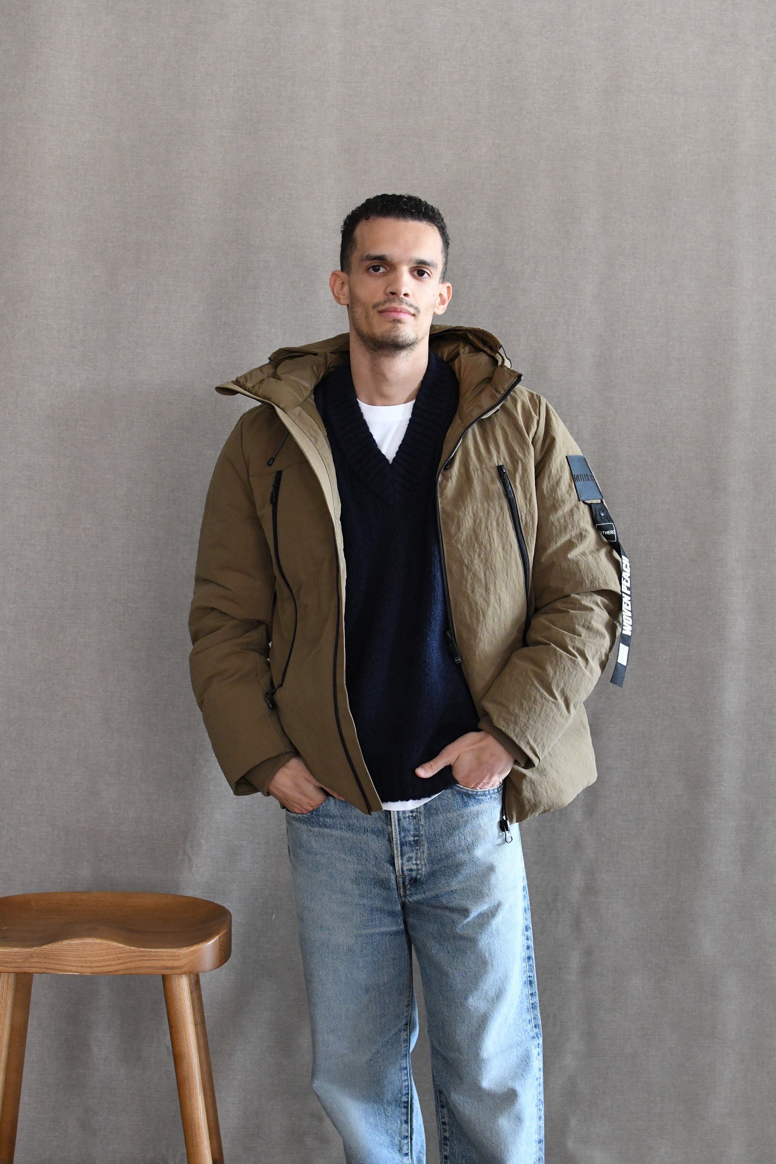Giubbino Outhere Rawstone è una giacca invernale impermeabile imbottita in vera piuma d’oca.