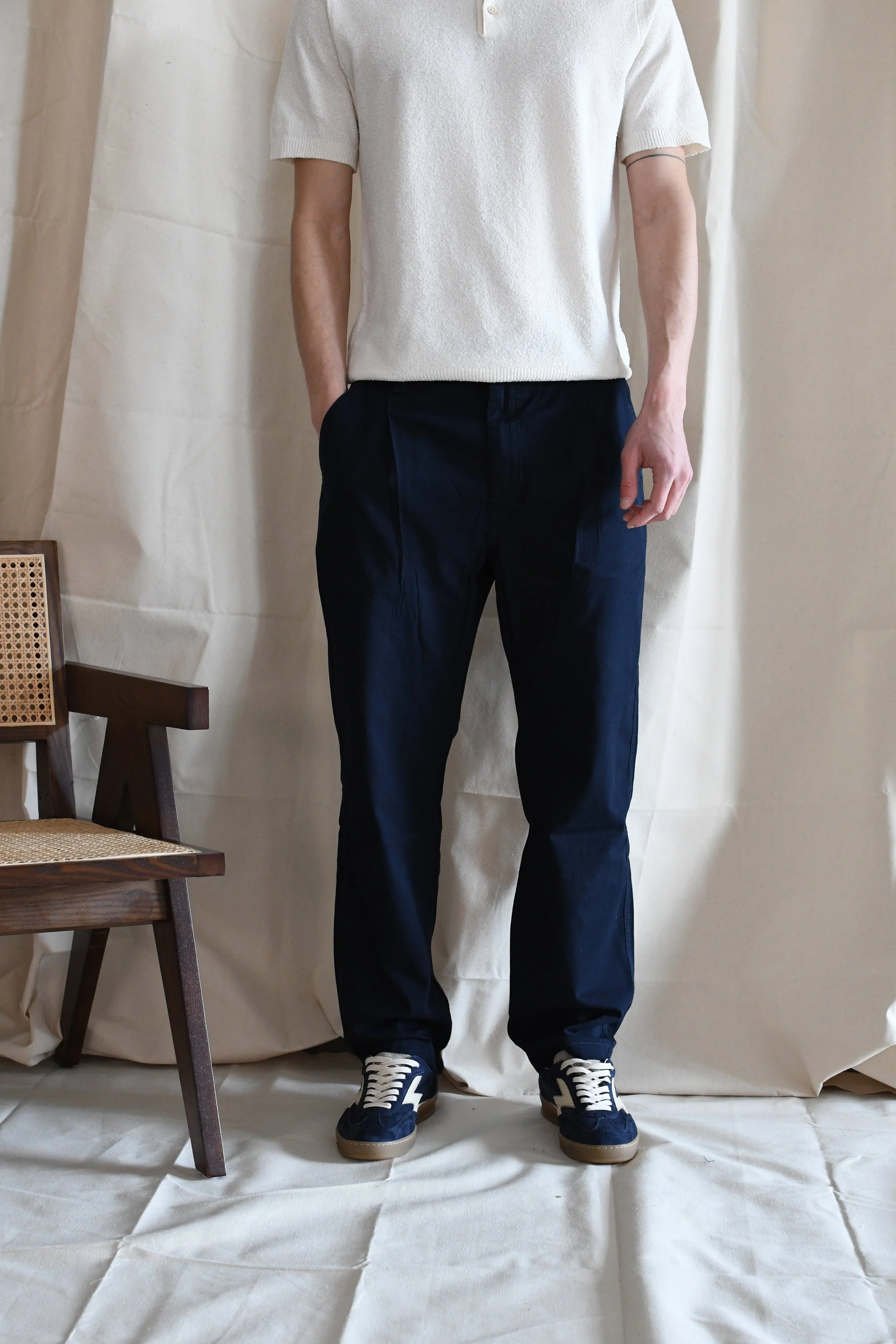 Pantalone Service Works in cotone tinta unita. Capo ispirato agli indumenti da lavoro delle cucine londinesi.