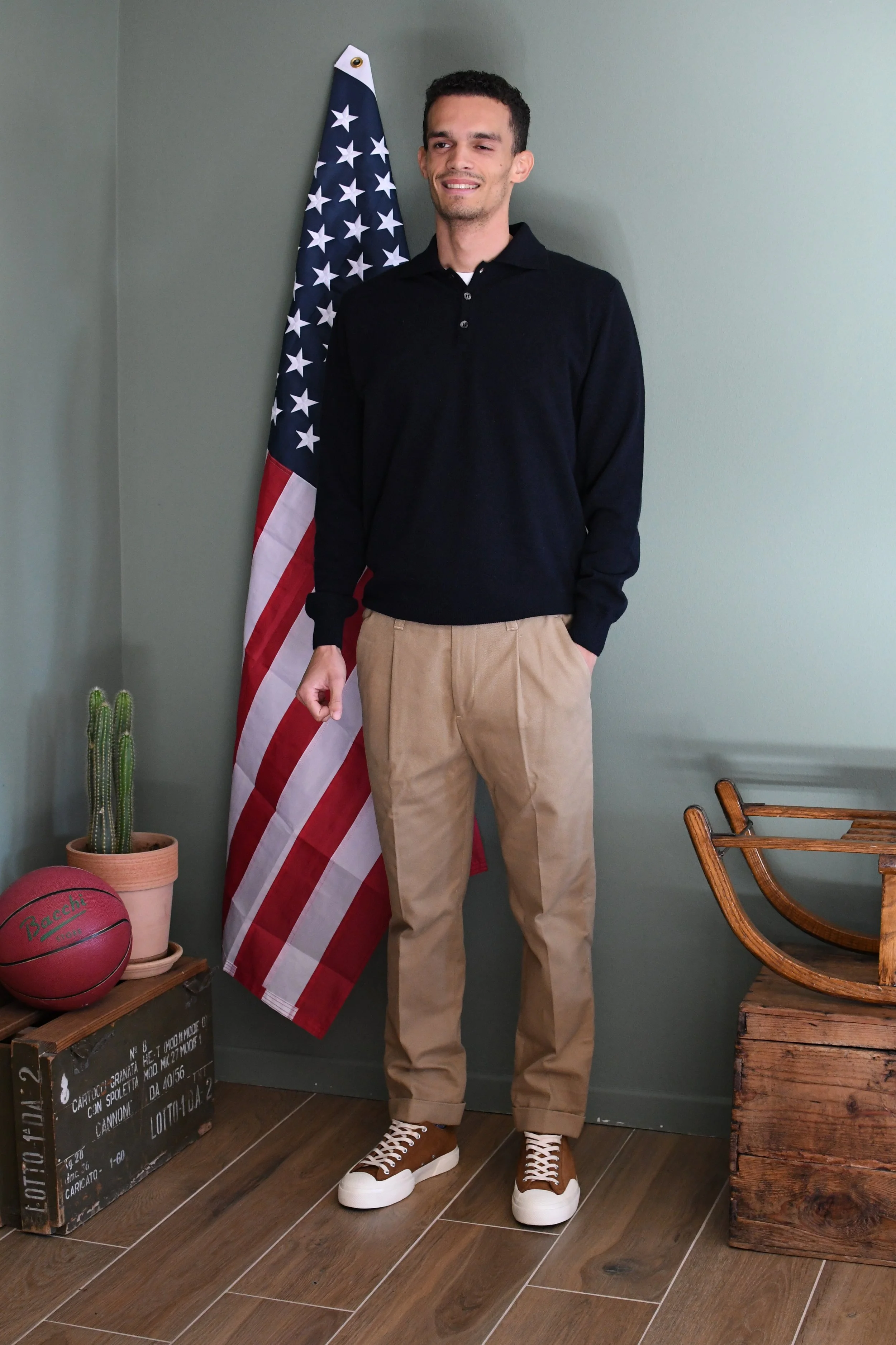 Pantalone Devorè in cotone tinta unita con pinces.