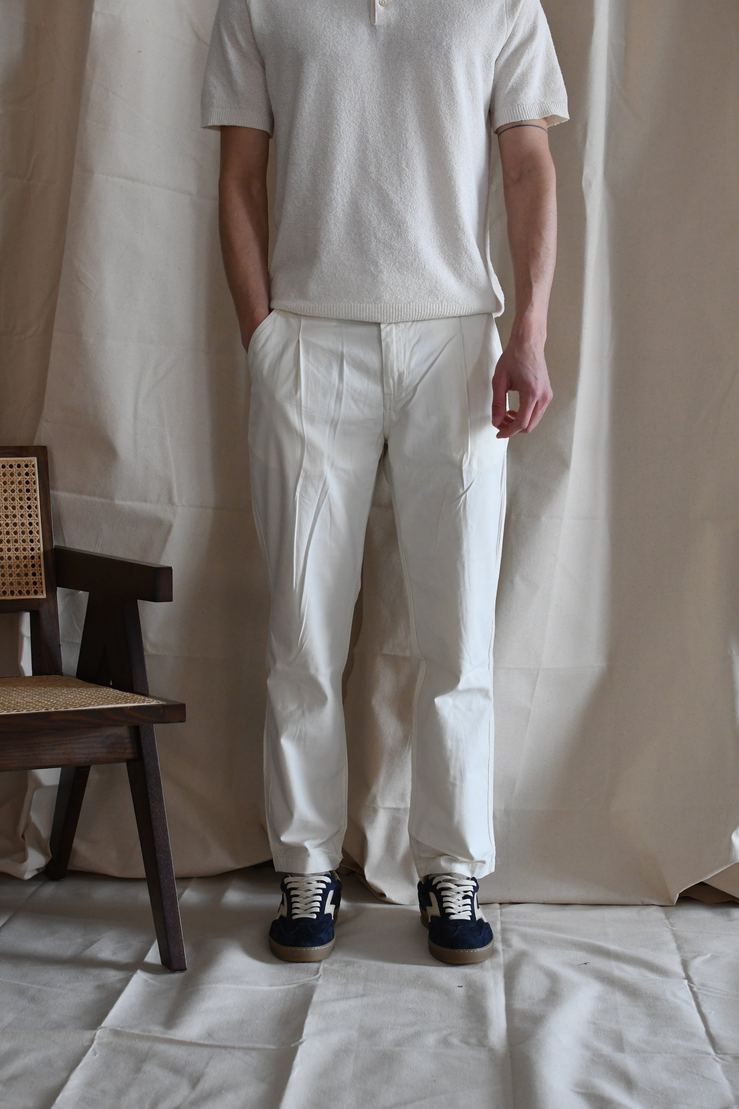 Pantalone Service Works in cotone tinta unita. Capo ispirato agli indumenti da lavoro delle cucine londinesi.