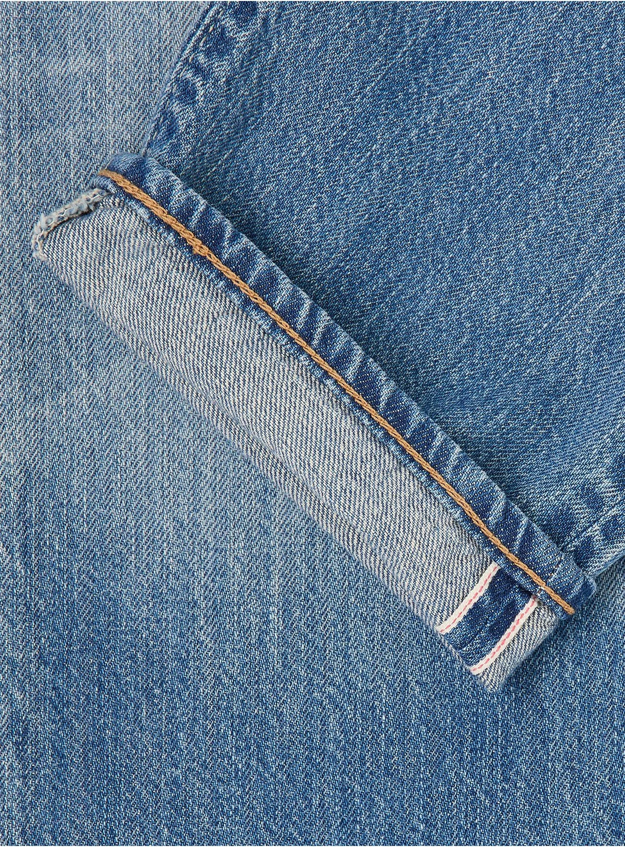 Jeans Edwin tinta unita lavato. Massima espressione dell’artigianalità e la competenza giapponese nel denim.