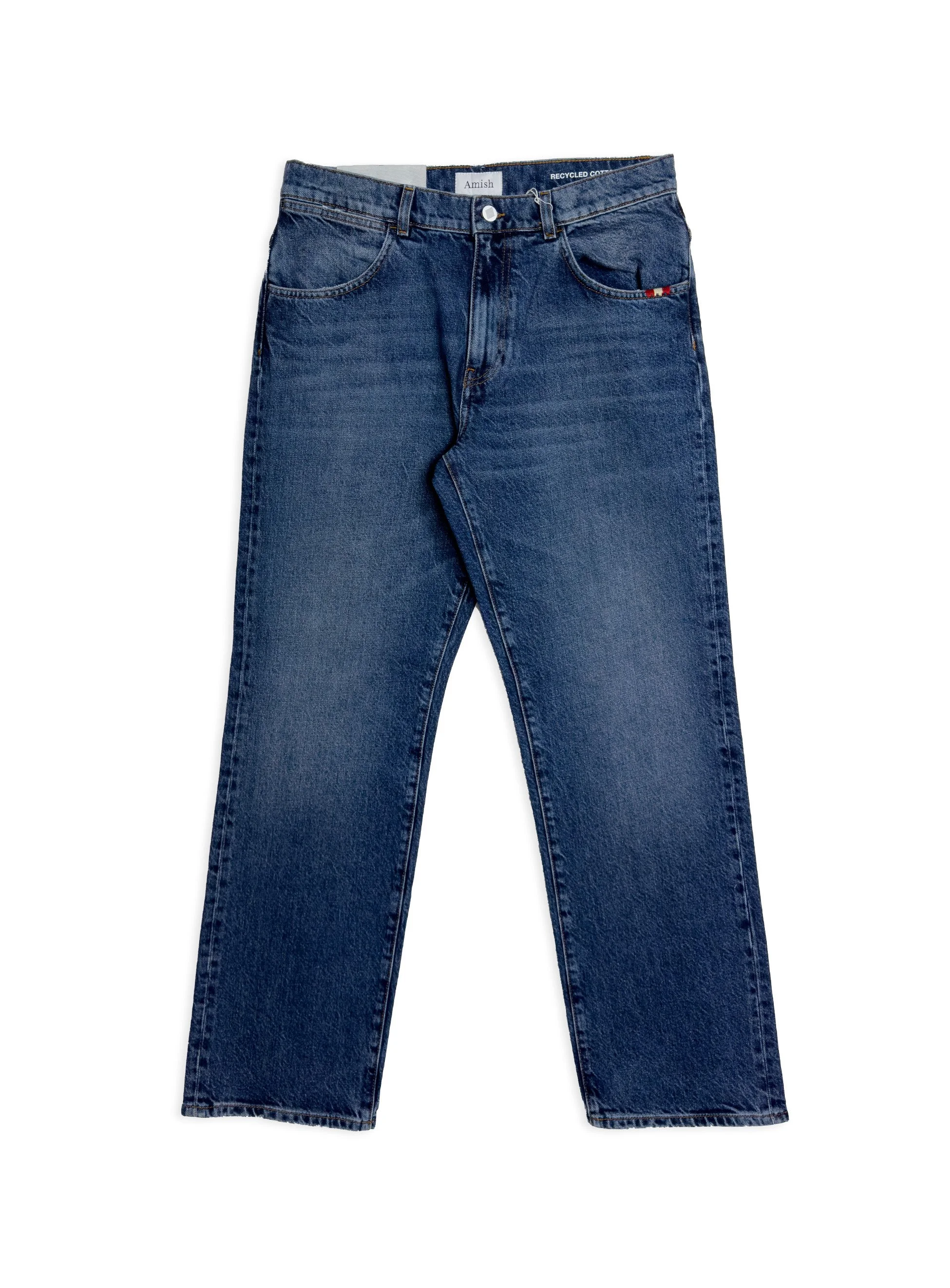 Jeans Amish tela con lavaggio medio e fondo dritto. Un denim moderno con una vestibilità comoda ideale da abbinare ad una scarpa bassa.