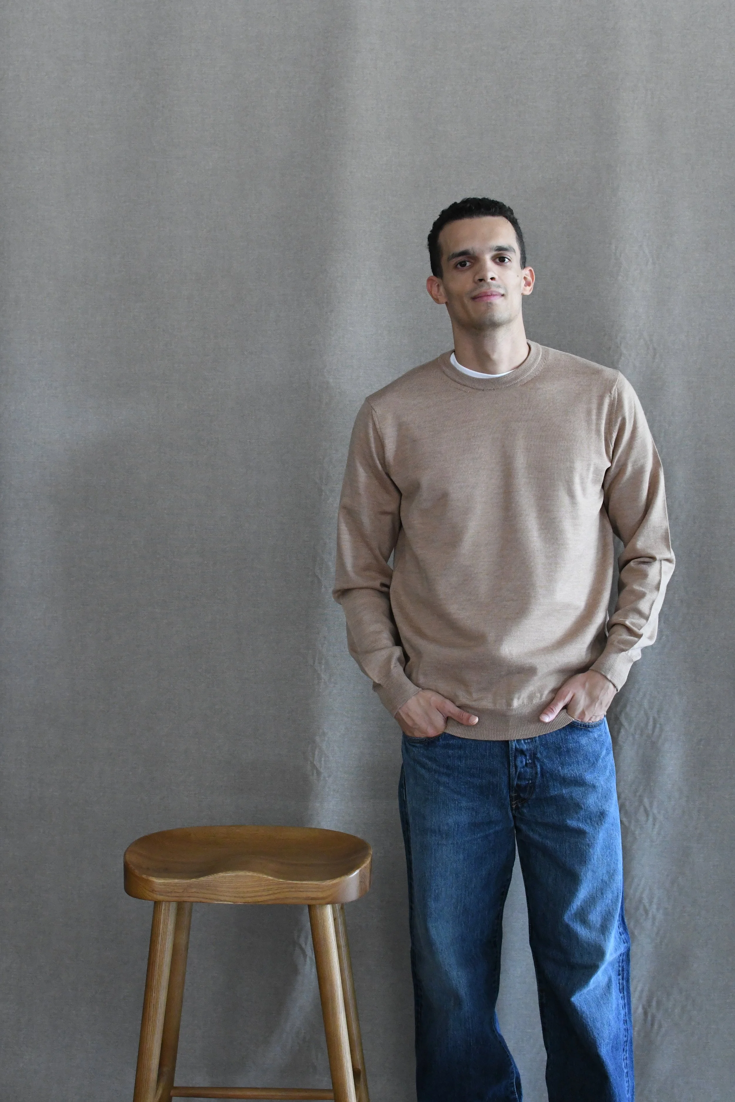 Maglia Masq girocollo tinta unita manica lunga in lana merino.
