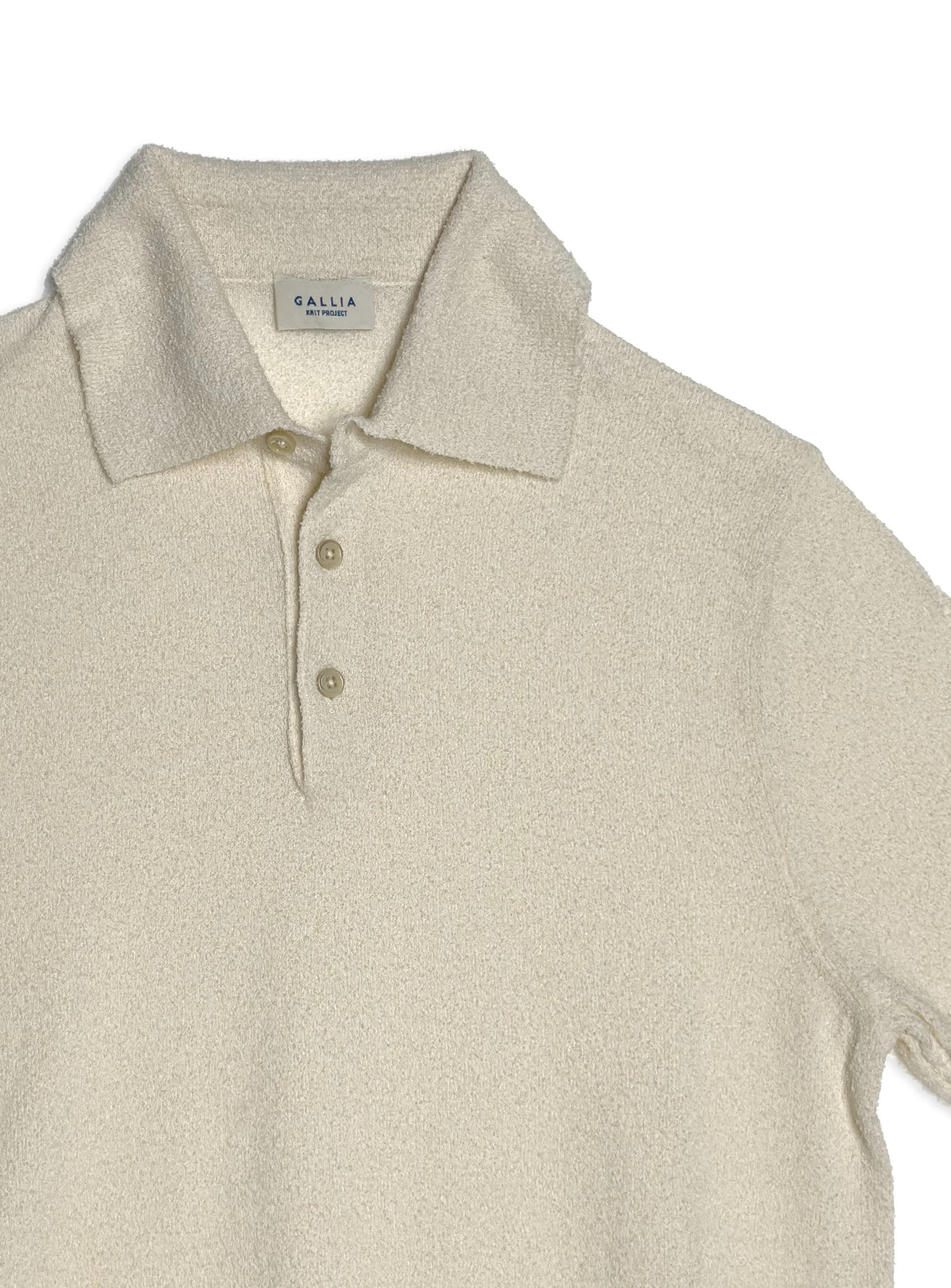 Polo Gallia a mezza manica in morbido e leggero tessuto effetto spugna tinta unita.