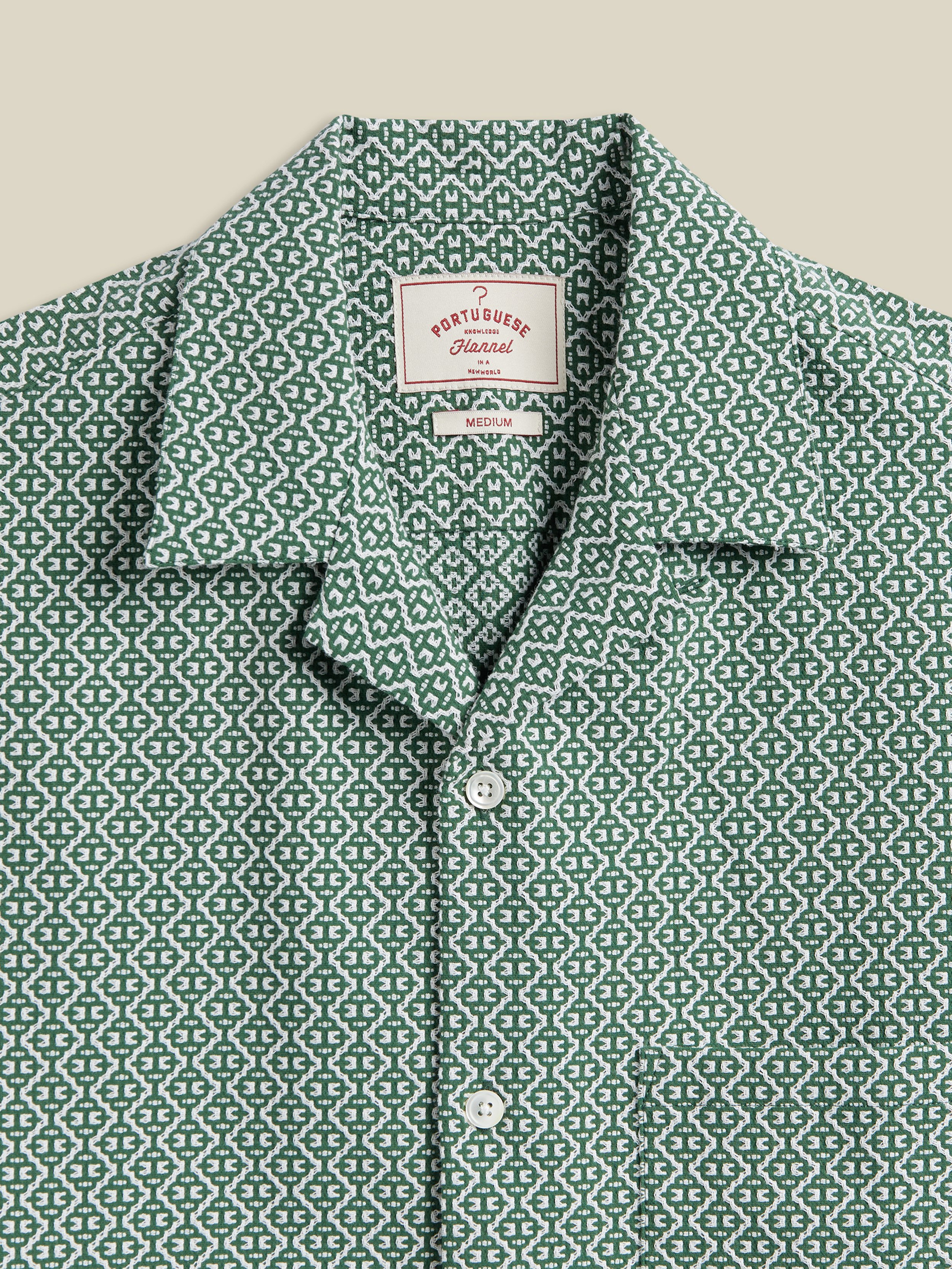 Camicia Portuguese Flannel mezza manica a fantasia. Tessuti di ispirazione d’archivio.